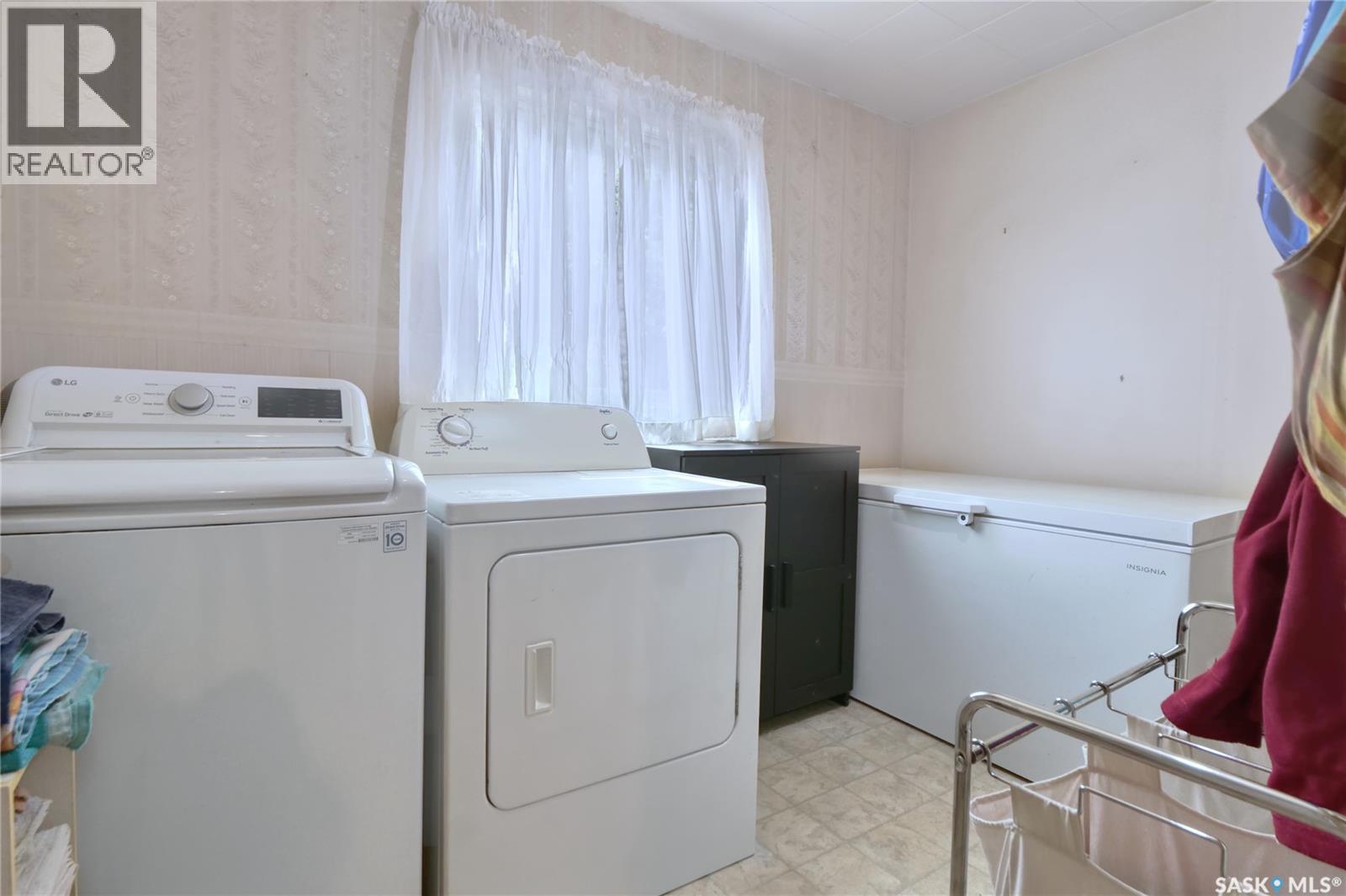 460 Iroquois Street W, Moose Jaw, Saskatchewan  S6H 5B3 - Photo 10 - SK040029