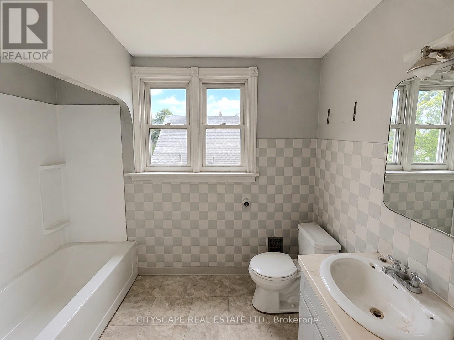 238 Lancaster Street W, Kitchener, Ontario  N2H 4V1 - Photo 17 - X13465556