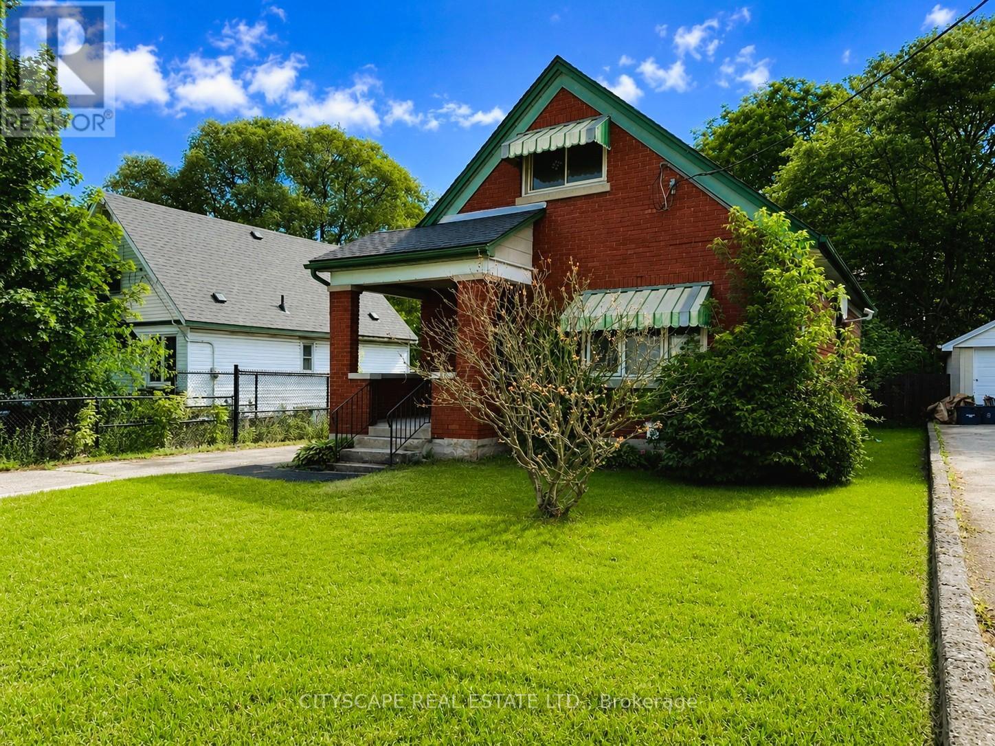238 Lancaster Street W, Kitchener, Ontario  N2H 4V1 - Photo 2 - X13465556