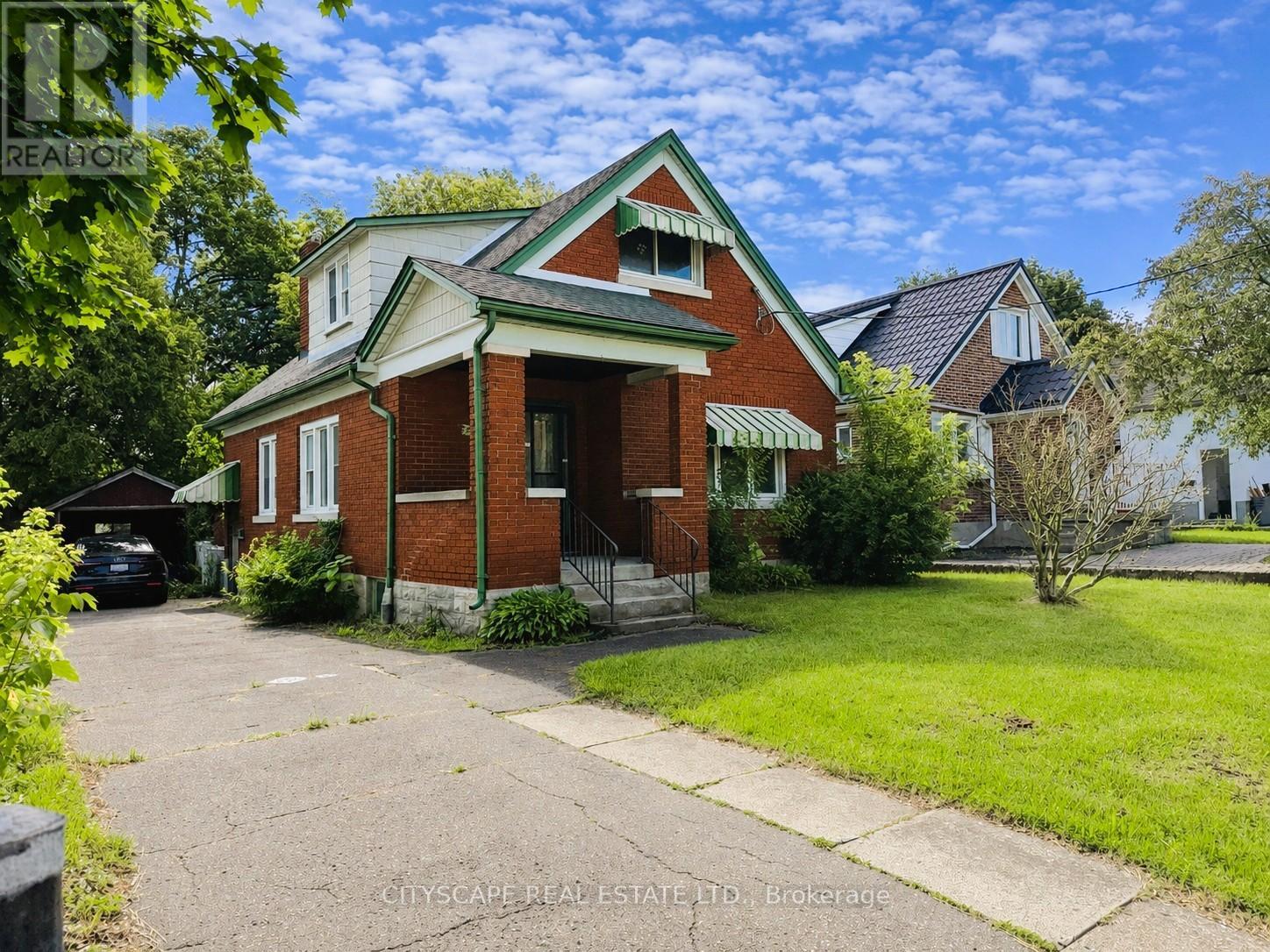 238 Lancaster Street W, Kitchener, Ontario  N2H 4V1 - Photo 3 - X13465556