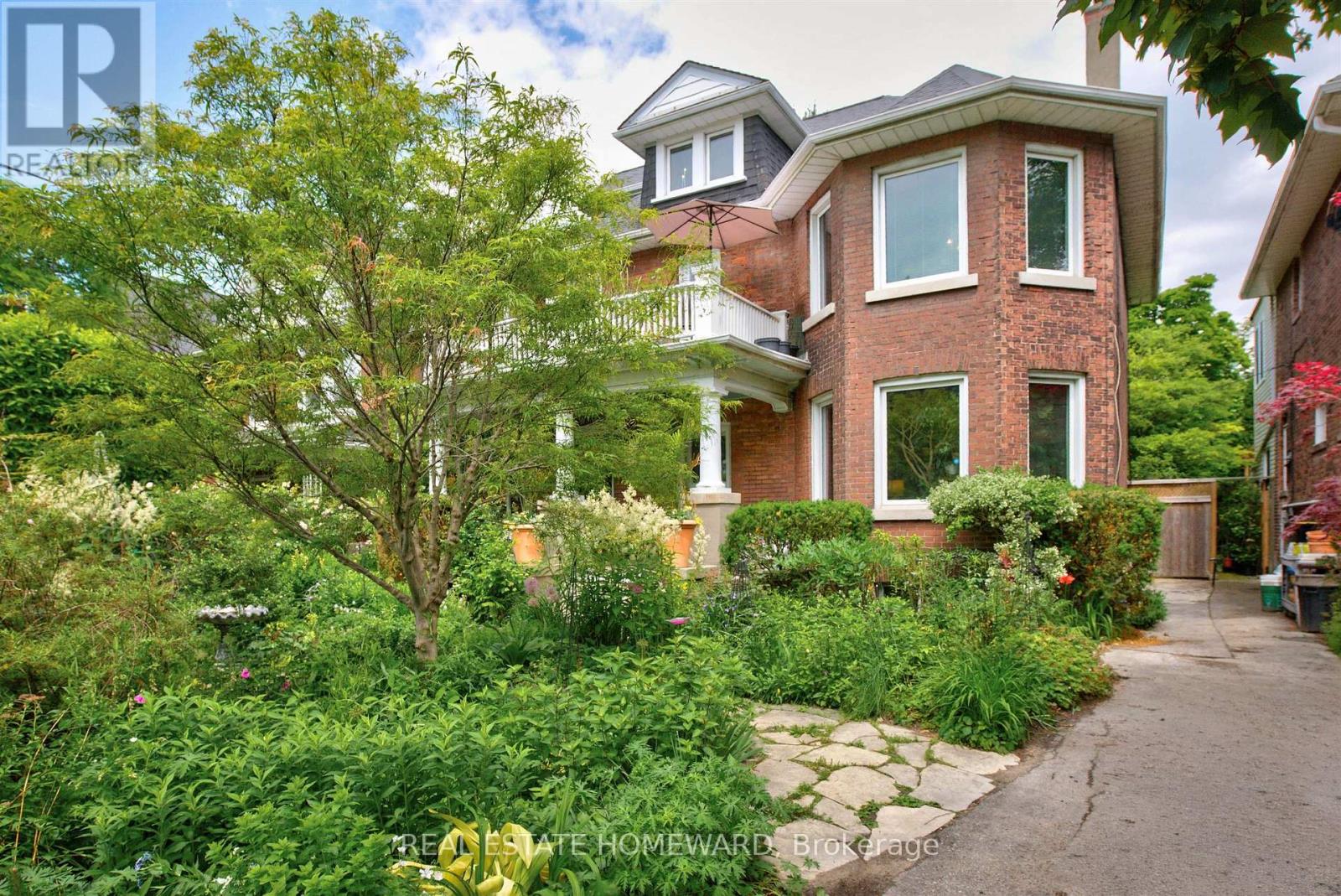 14 Lyall Avenue, Toronto, Ontario  M4E 1V8 - Photo 2 - E13465564