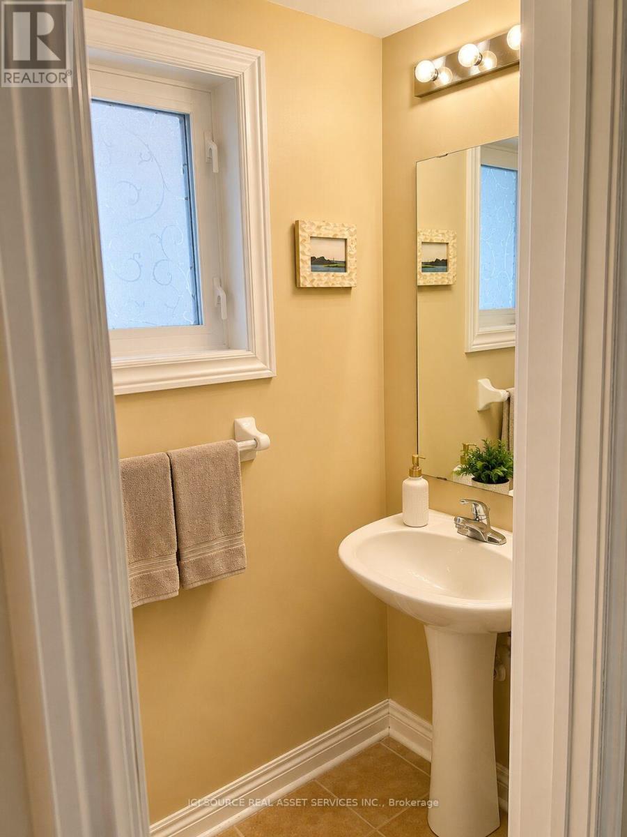 21 Heritage Hollow Estate Street, Richmond Hill, Ontario L4S 2X4 - Photo 6 - N13465574
