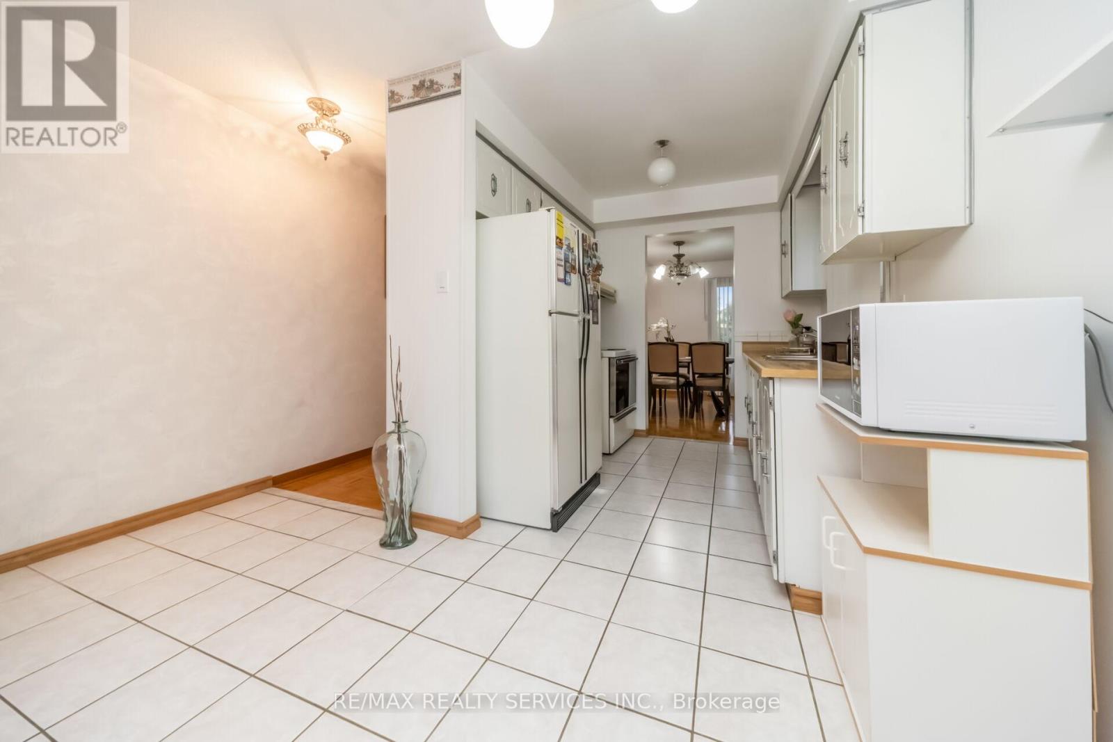 27 Ashford Court, Brampton, Ontario  L6V 3E2 - Photo 13 - W13465630