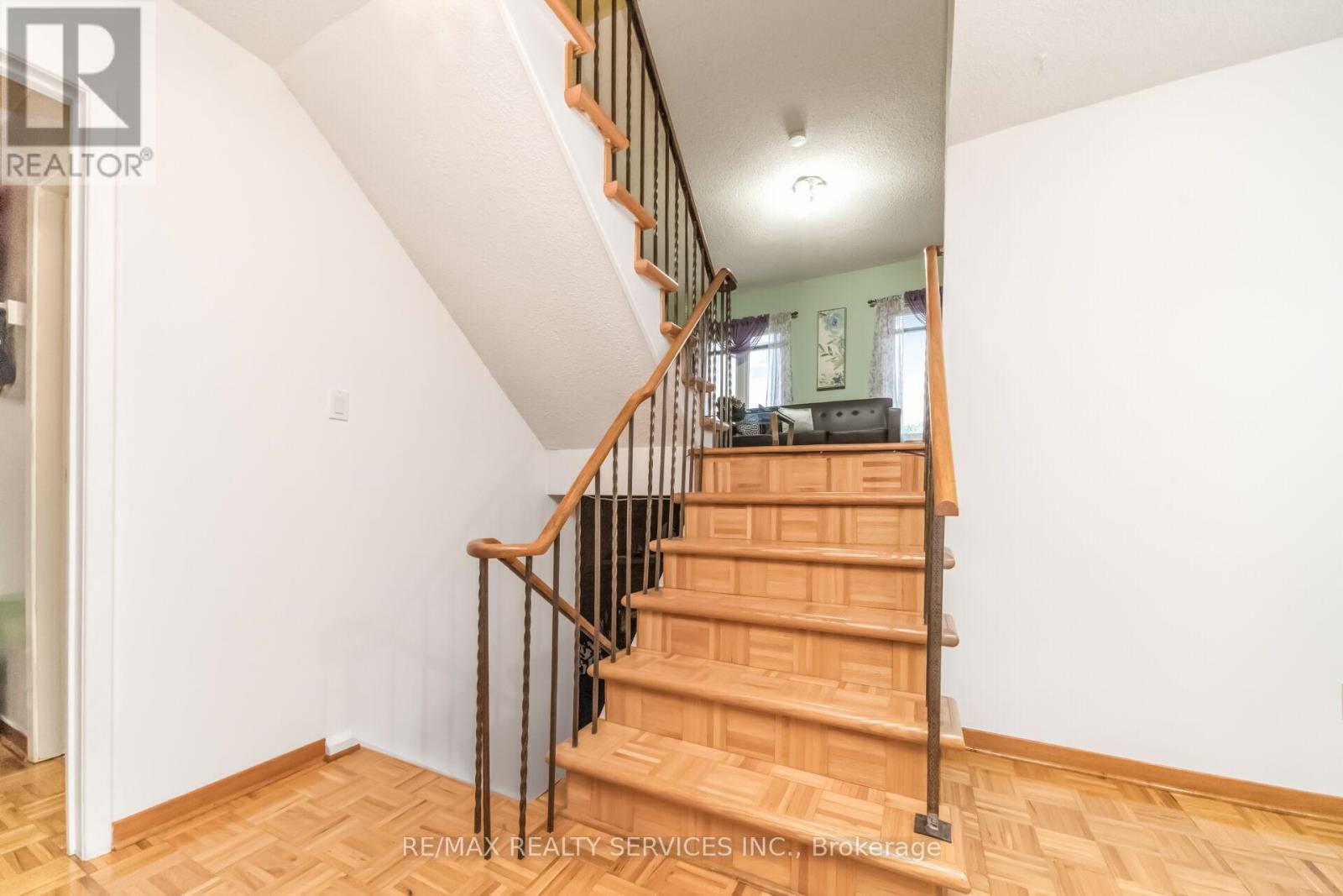 27 Ashford Court, Brampton, Ontario  L6V 3E2 - Photo 19 - W13465630