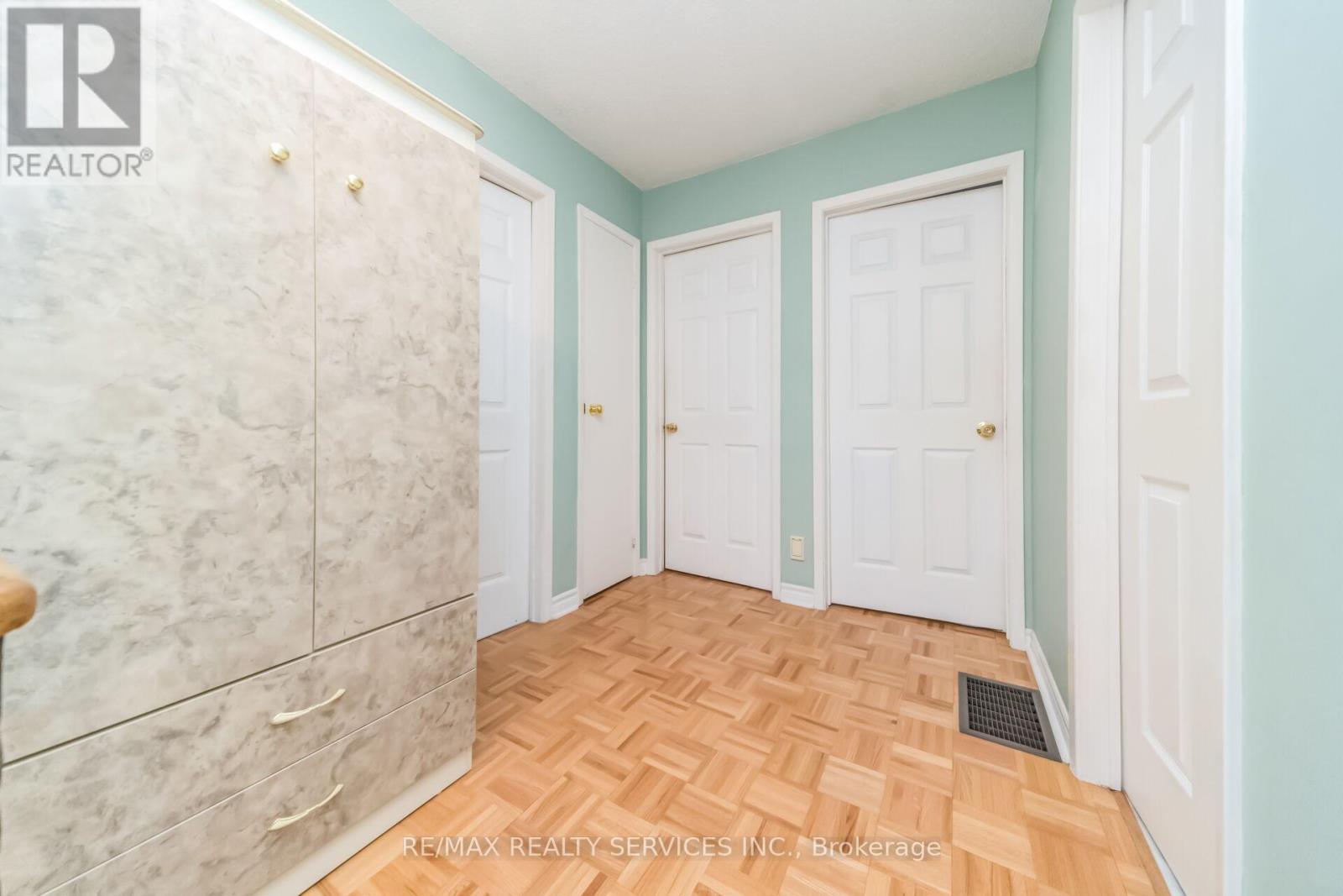 27 Ashford Court, Brampton, Ontario  L6V 3E2 - Photo 26 - W13465630