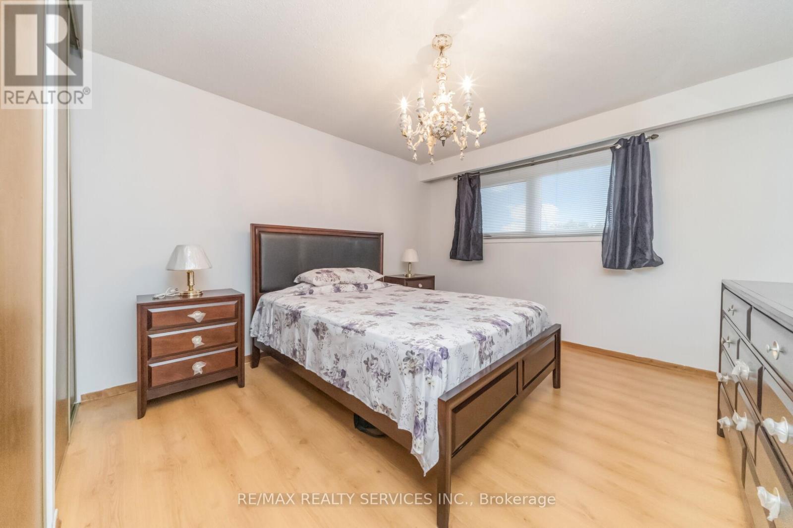 27 Ashford Court, Brampton, Ontario  L6V 3E2 - Photo 30 - W13465630