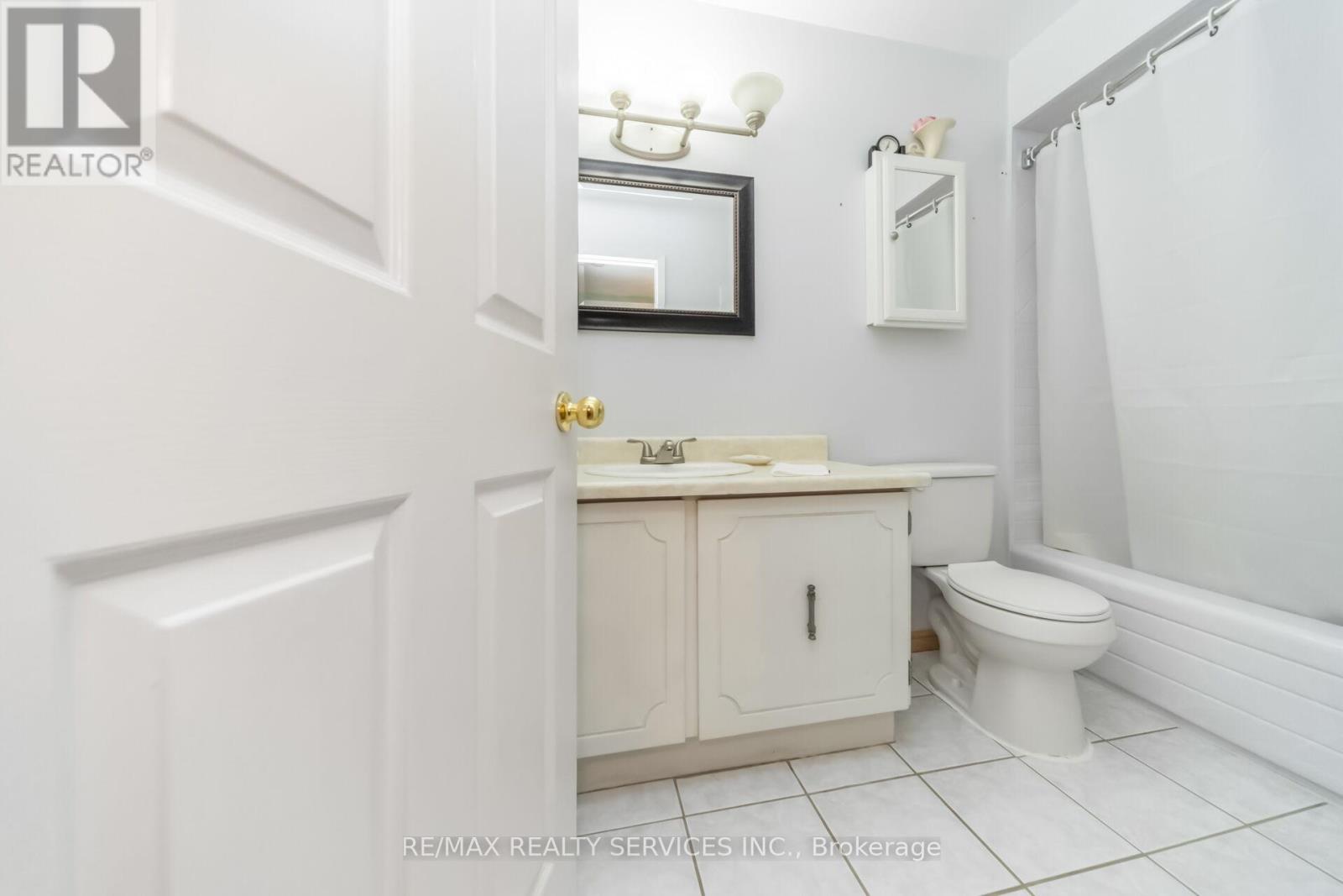 27 Ashford Court, Brampton, Ontario  L6V 3E2 - Photo 34 - W13465630