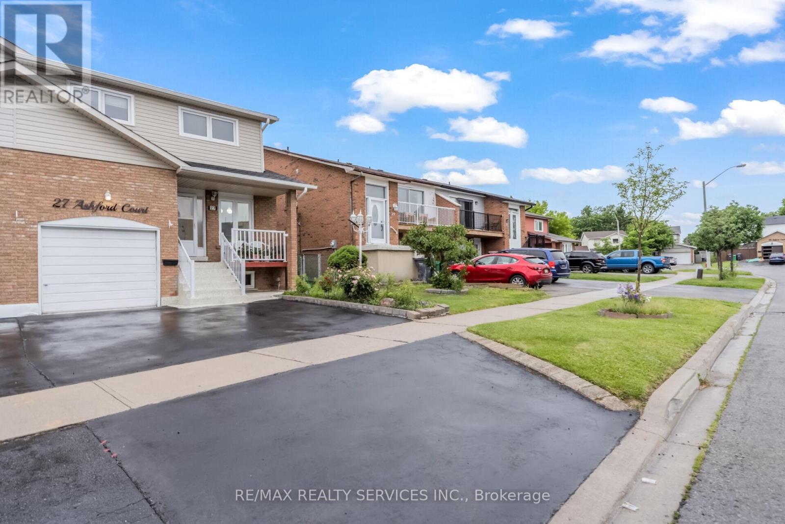 27 Ashford Court, Brampton, Ontario  L6V 3E2 - Photo 7 - W13465630