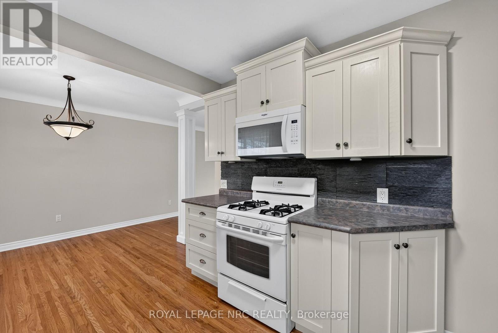 22 Mckenzie Street, St. Catharines, Ontario  L2M 2N1 - Photo 11 - X13465688