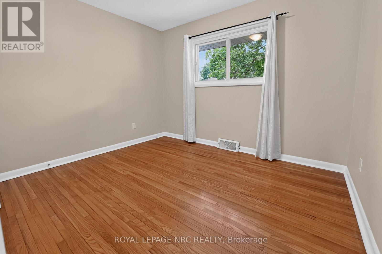 22 Mckenzie Street, St. Catharines, Ontario  L2M 2N1 - Photo 16 - X13465688