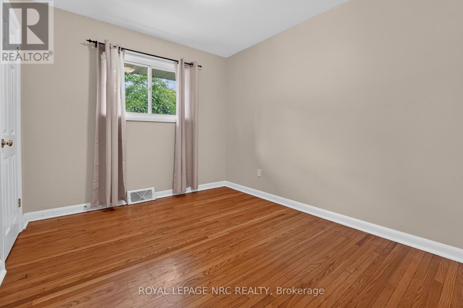22 Mckenzie Street, St. Catharines, Ontario  L2M 2N1 - Photo 18 - X13465688