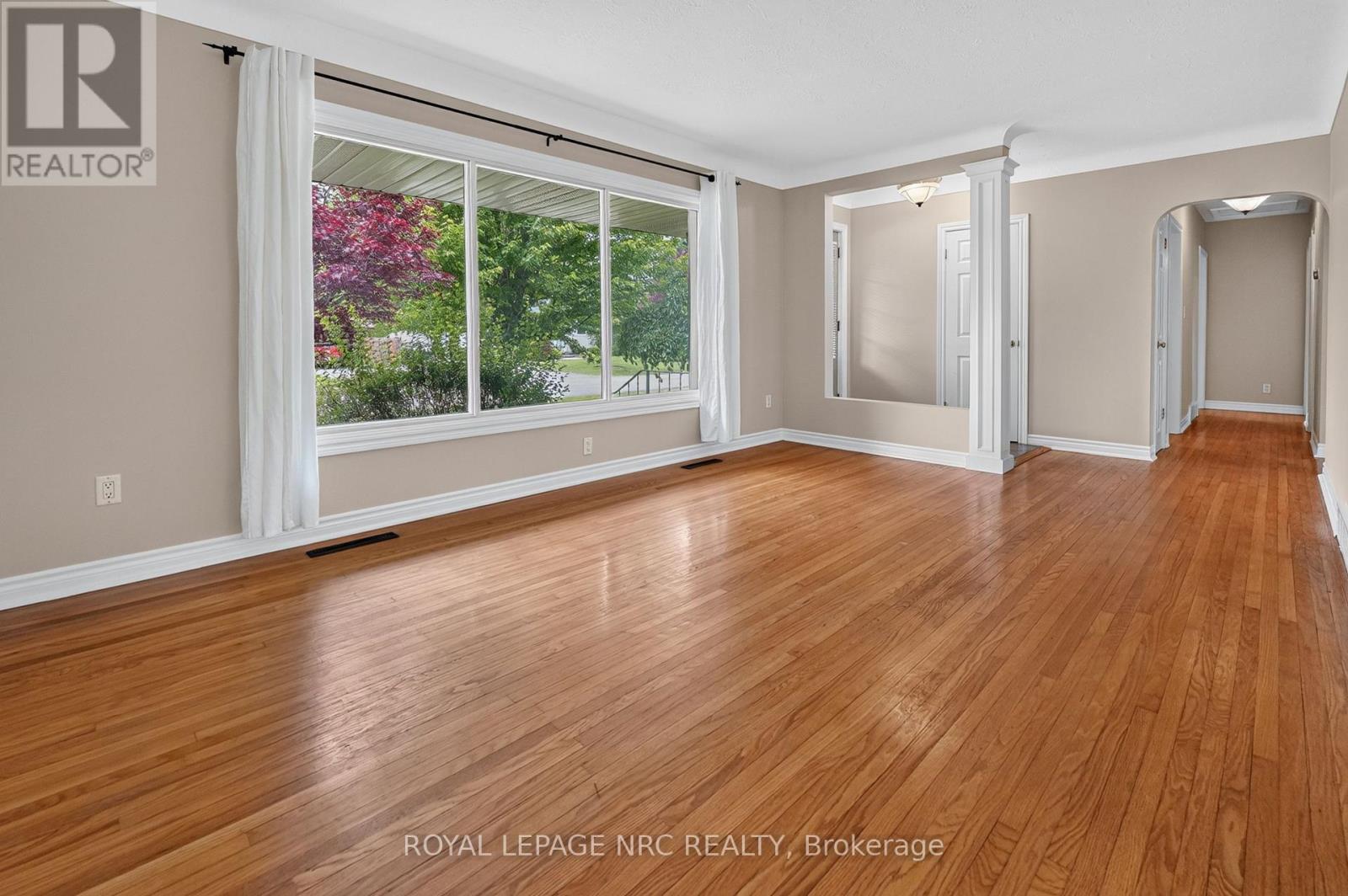 22 Mckenzie Street, St. Catharines, Ontario  L2M 2N1 - Photo 5 - X13465688