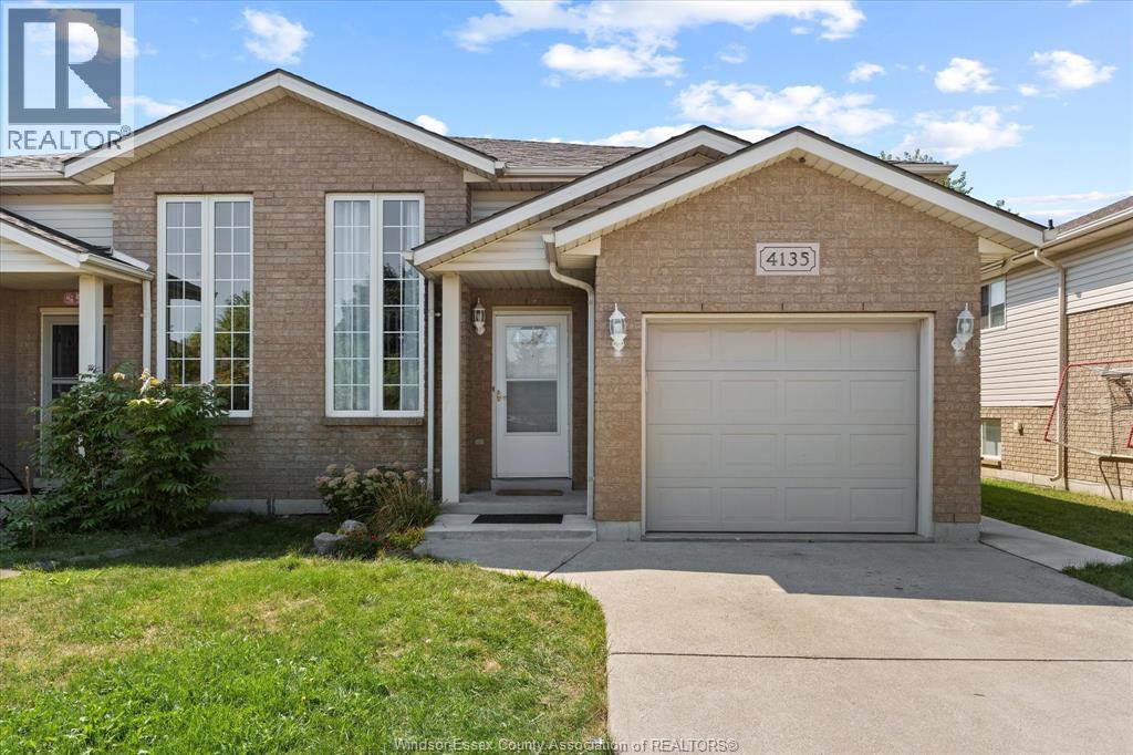 4135 St. Clair, LaSalle, Ontario