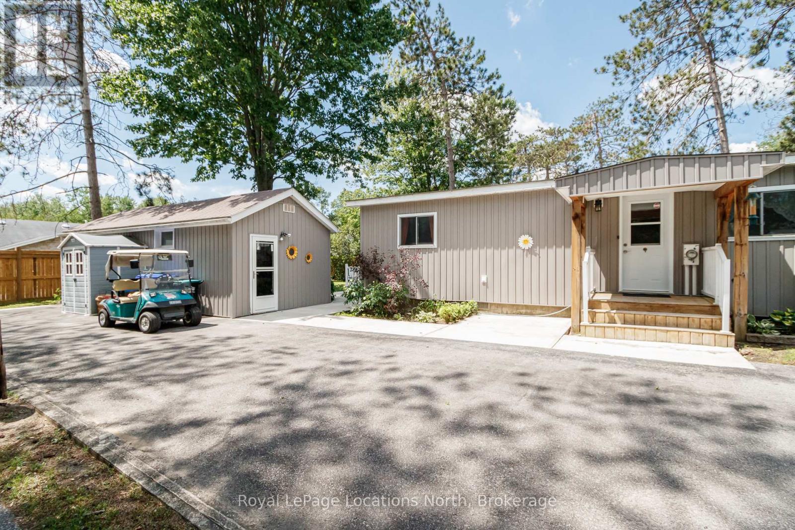 5 Golf Avenue Sw, Wasaga Beach, Ontario  L9Z 1K2 - Photo 6 - S13465646