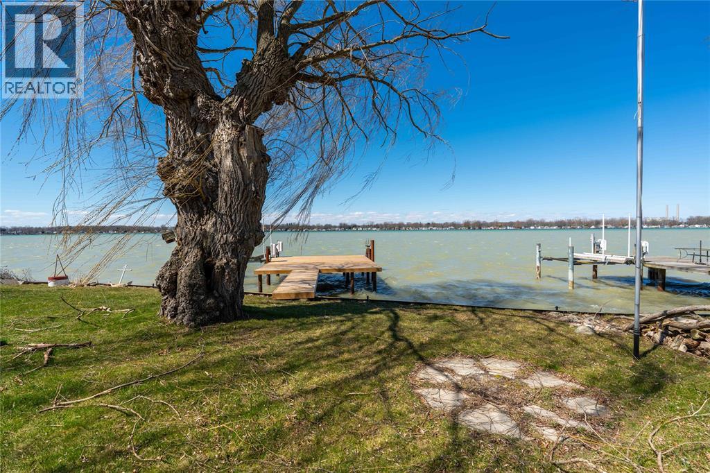 2995 St. Clair Parkway, Sombra, Ontario  N0P 2H0 - Photo 4 - 26014514