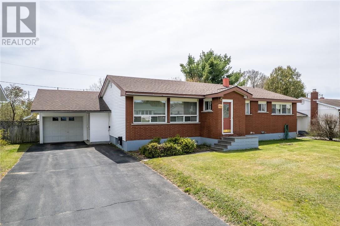 386 Haig Street, Espanola, Ontario  P5E 1B4 - Photo 2 - 2128054