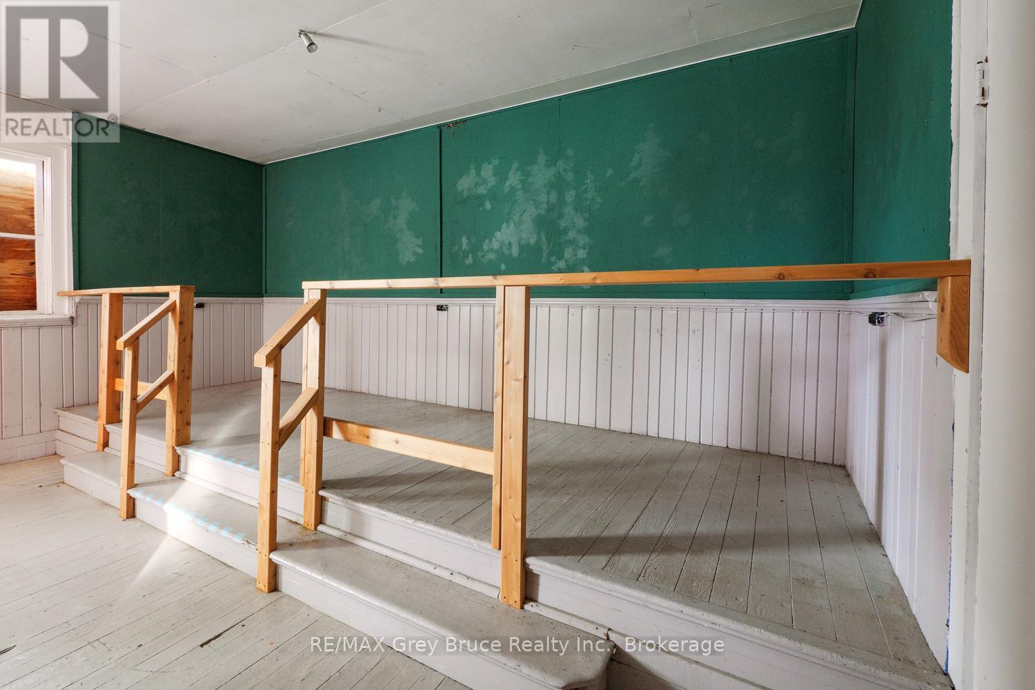 1 Mill Street, Northern Bruce Peninsula, Ontario N0H 1W0 - Photo 12 - X13465666