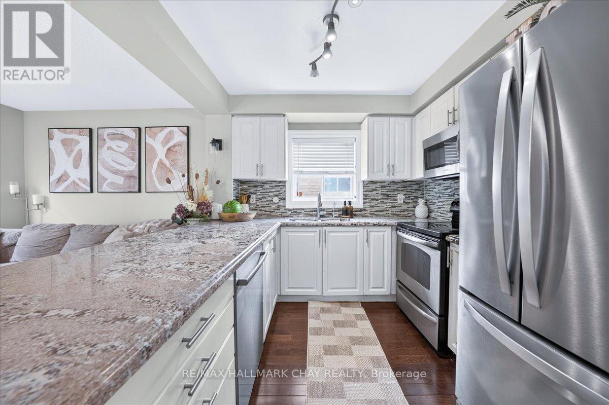 551 Pelletier Court, Newmarket, Ontario  L3X 2N5 - Photo 12 - N13463296