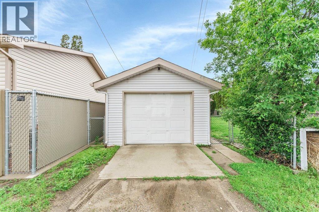 1265 2 Avenue NE, Medicine Hat, Alberta  T1A 6A7 - Photo 5 - A2316473