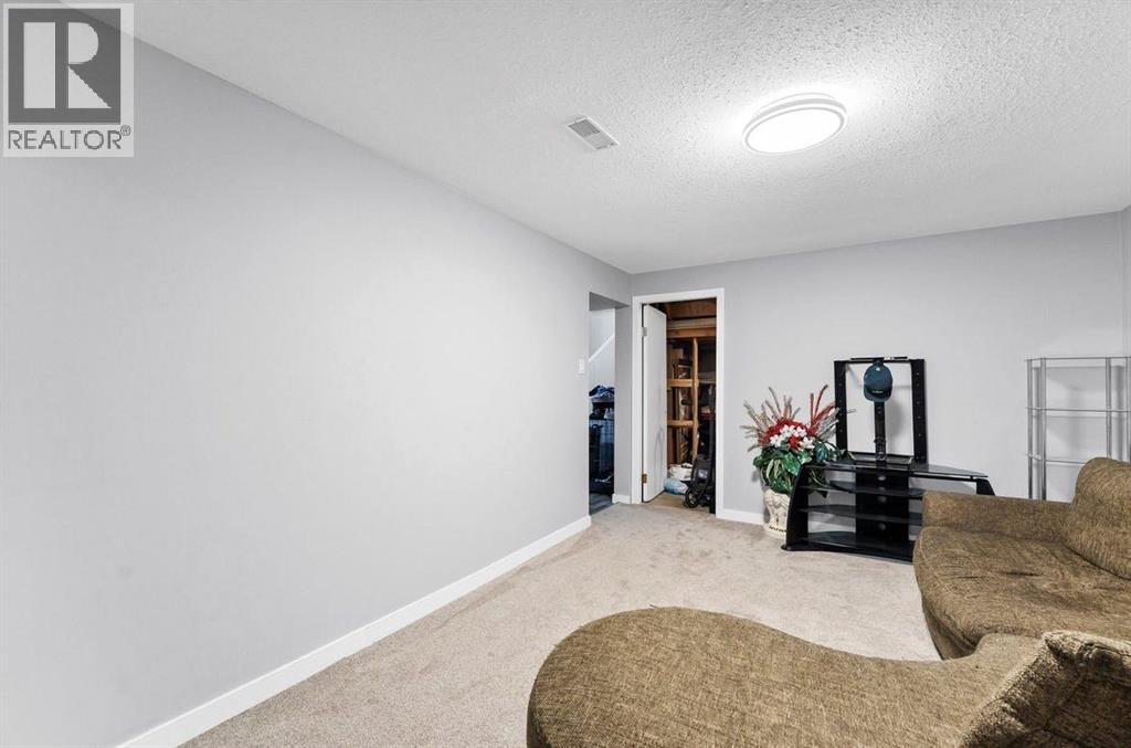 1265 2 Avenue NE, Medicine Hat, Alberta  T1A 6A7 - Photo 34 - A2316473