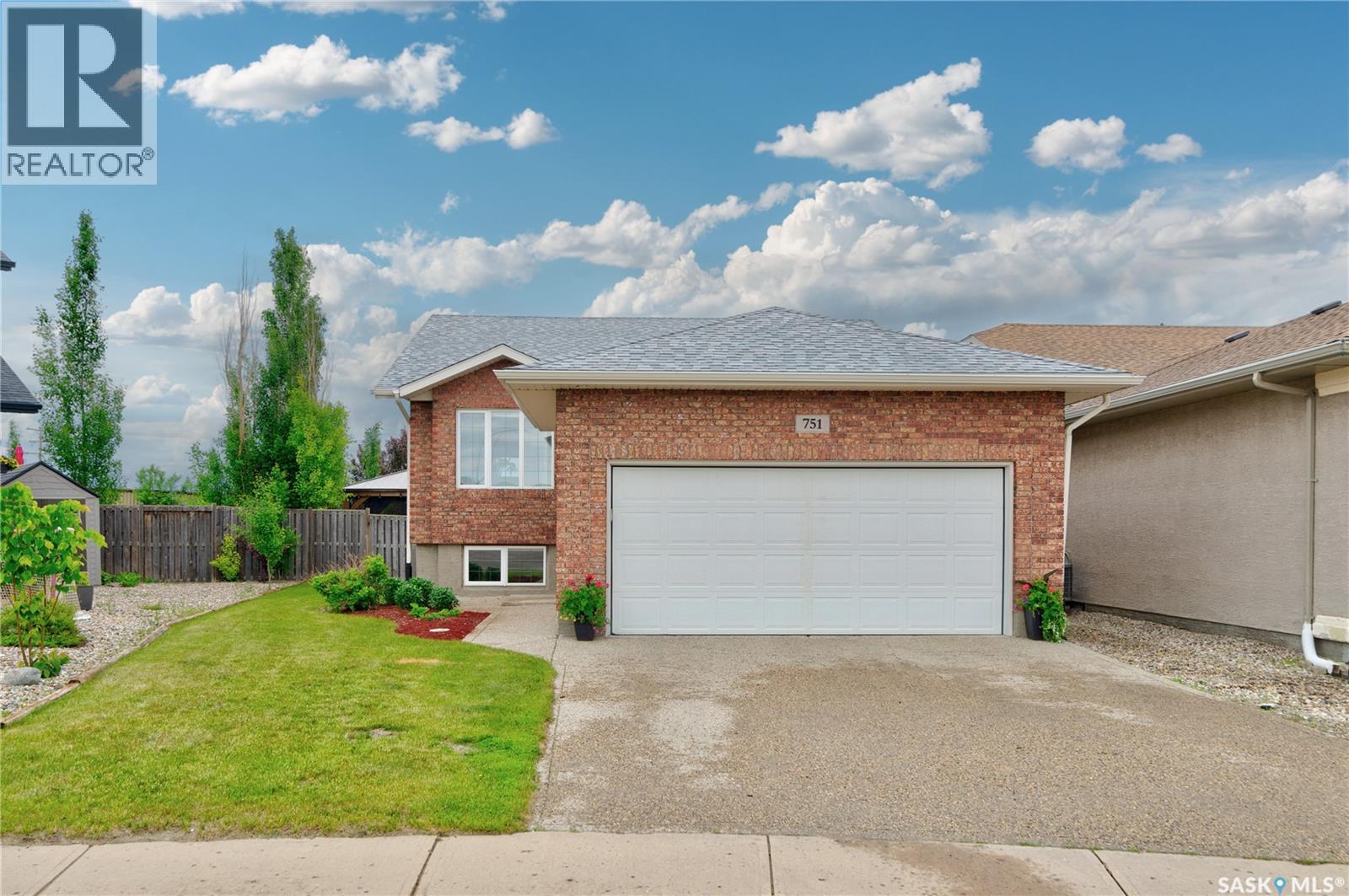 751 Bluebird CRESCENT, regina, Saskatchewan