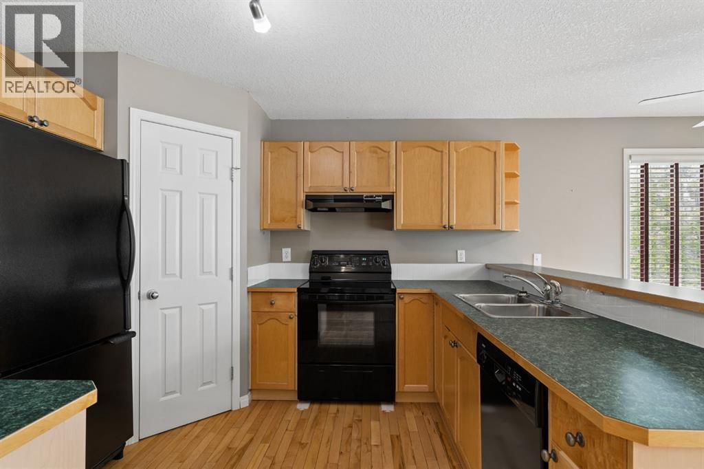 25 Hidden Creek Rise Nw, Calgary, Alberta  T3A 6L3 - Photo 5 - A2317734