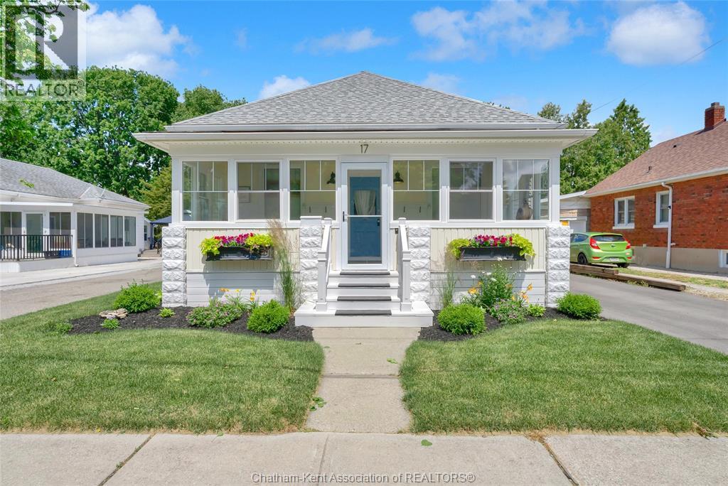 17 Lowe STREET, Chatham, Ontario