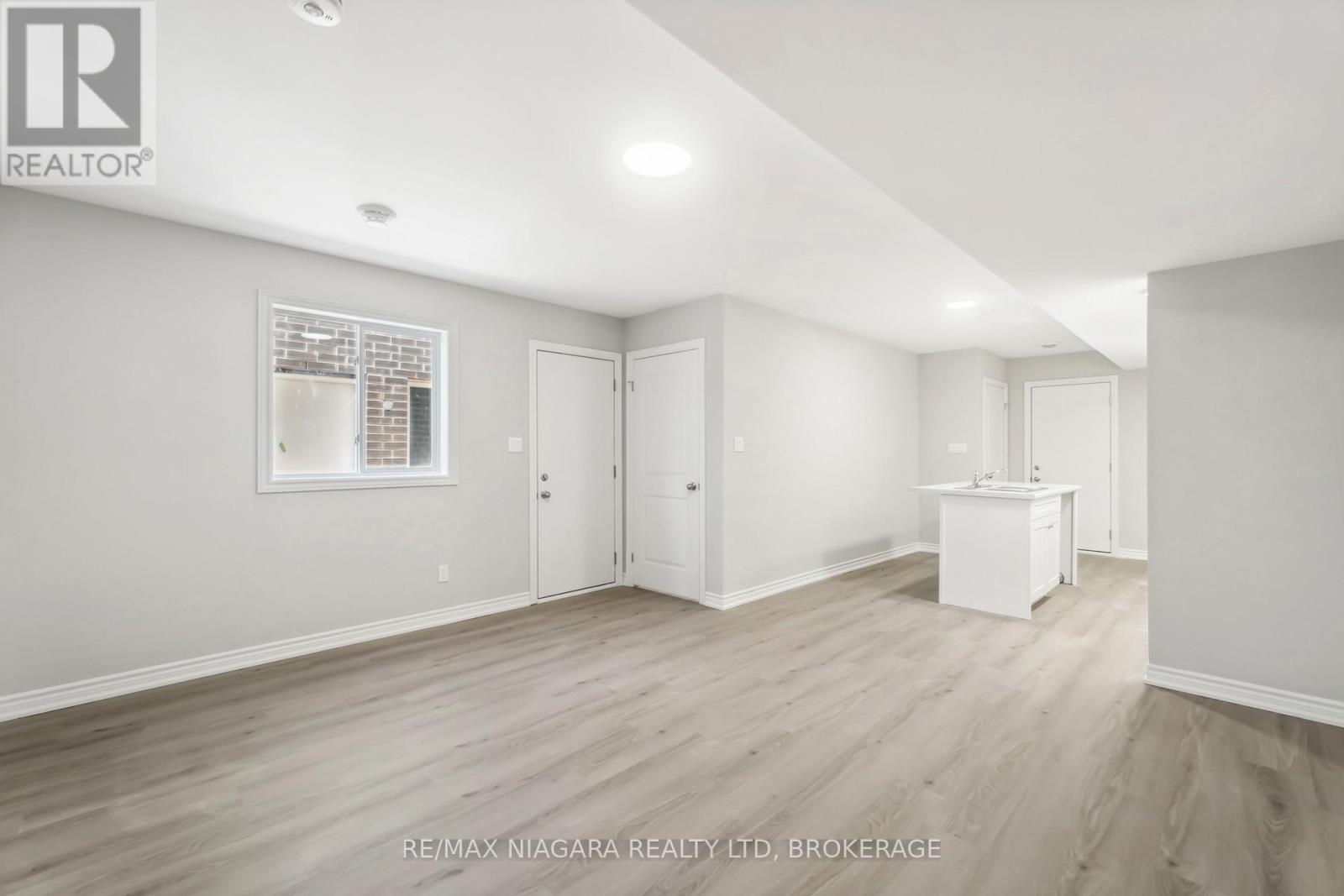 Lower - 31 Superior Street, Welland, Ontario  L3B 0N9 - Photo 2 - X13465722