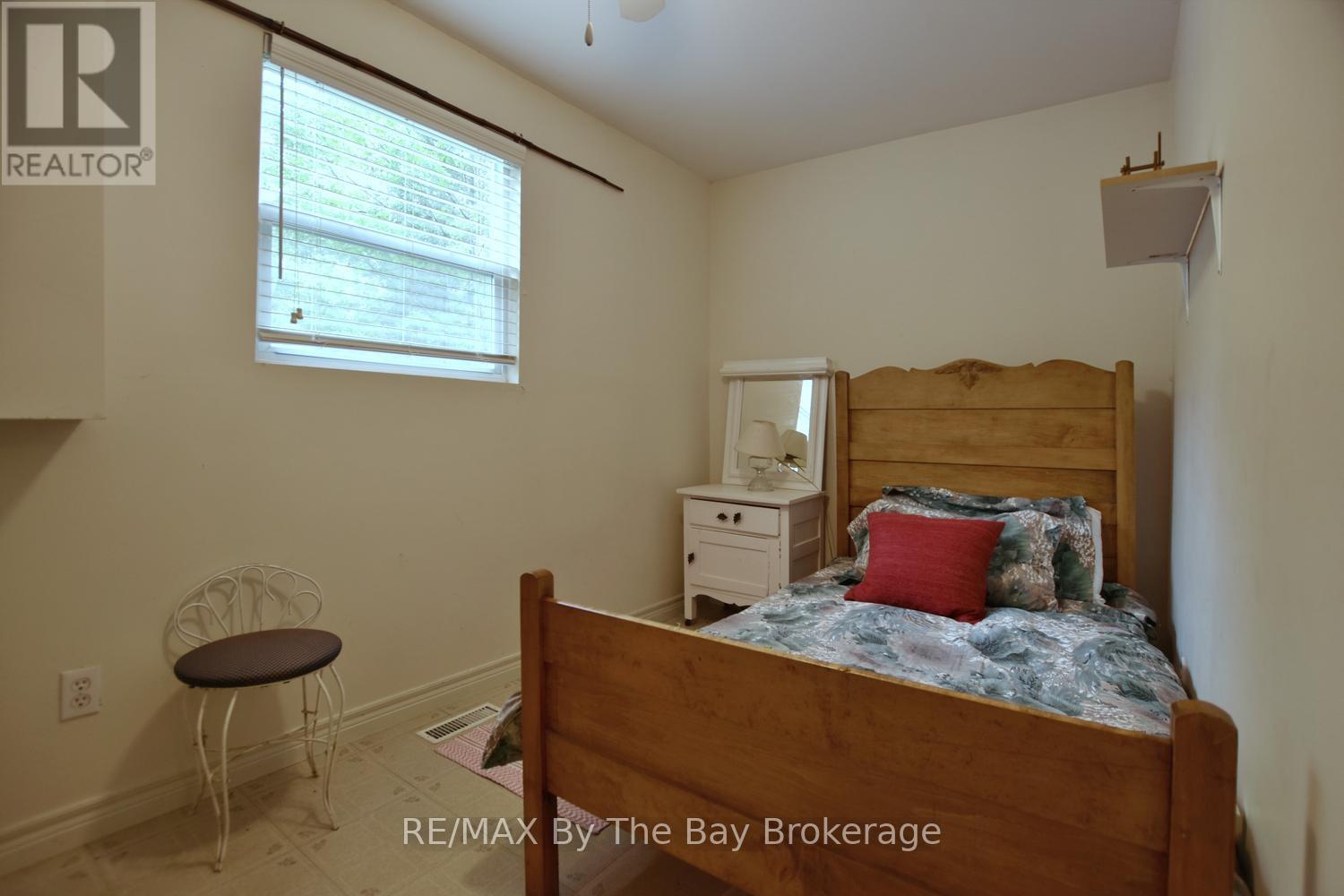 13 5th Lane, Wasaga Beach, Ontario  L9Z 2E9 - Photo 12 - S13465818