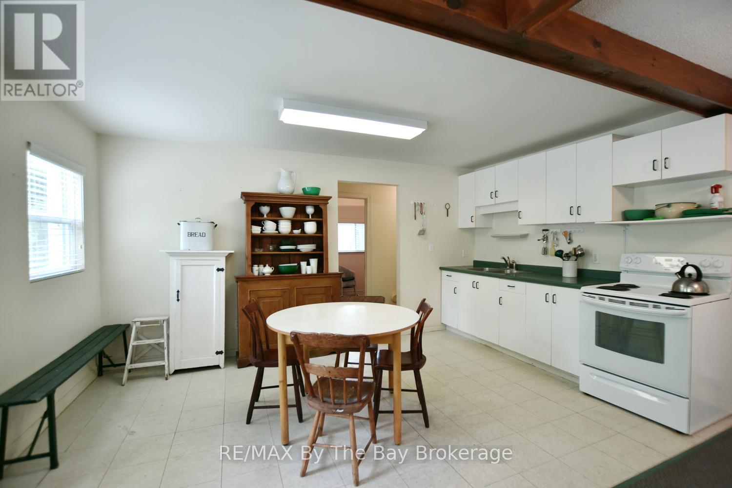 13 5th Lane, Wasaga Beach, Ontario  L9Z 2E9 - Photo 7 - S13465818