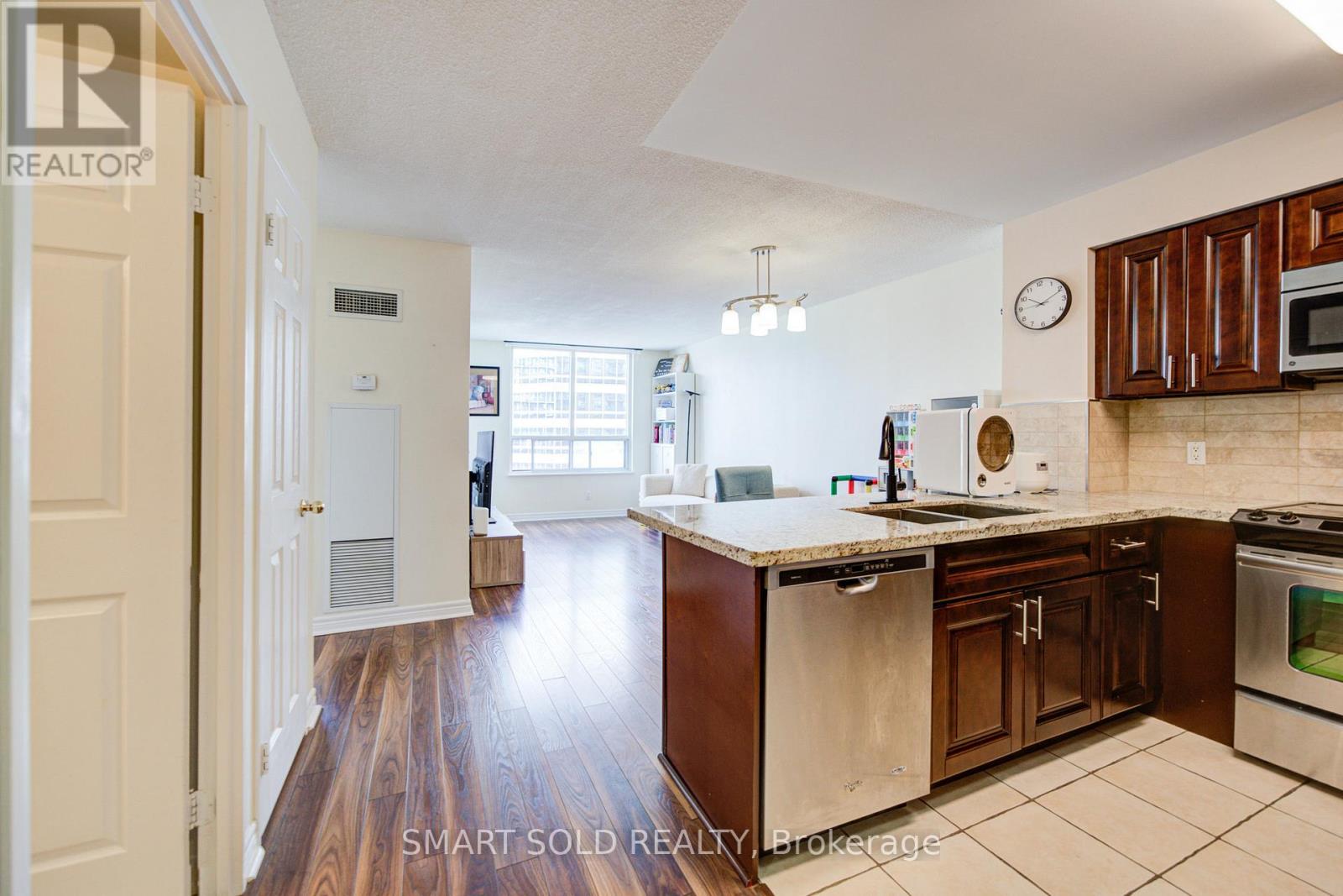1512 - 18 Parkview Avenue, Toronto, Ontario  M2N 7H7 - Photo 4 - C13465772