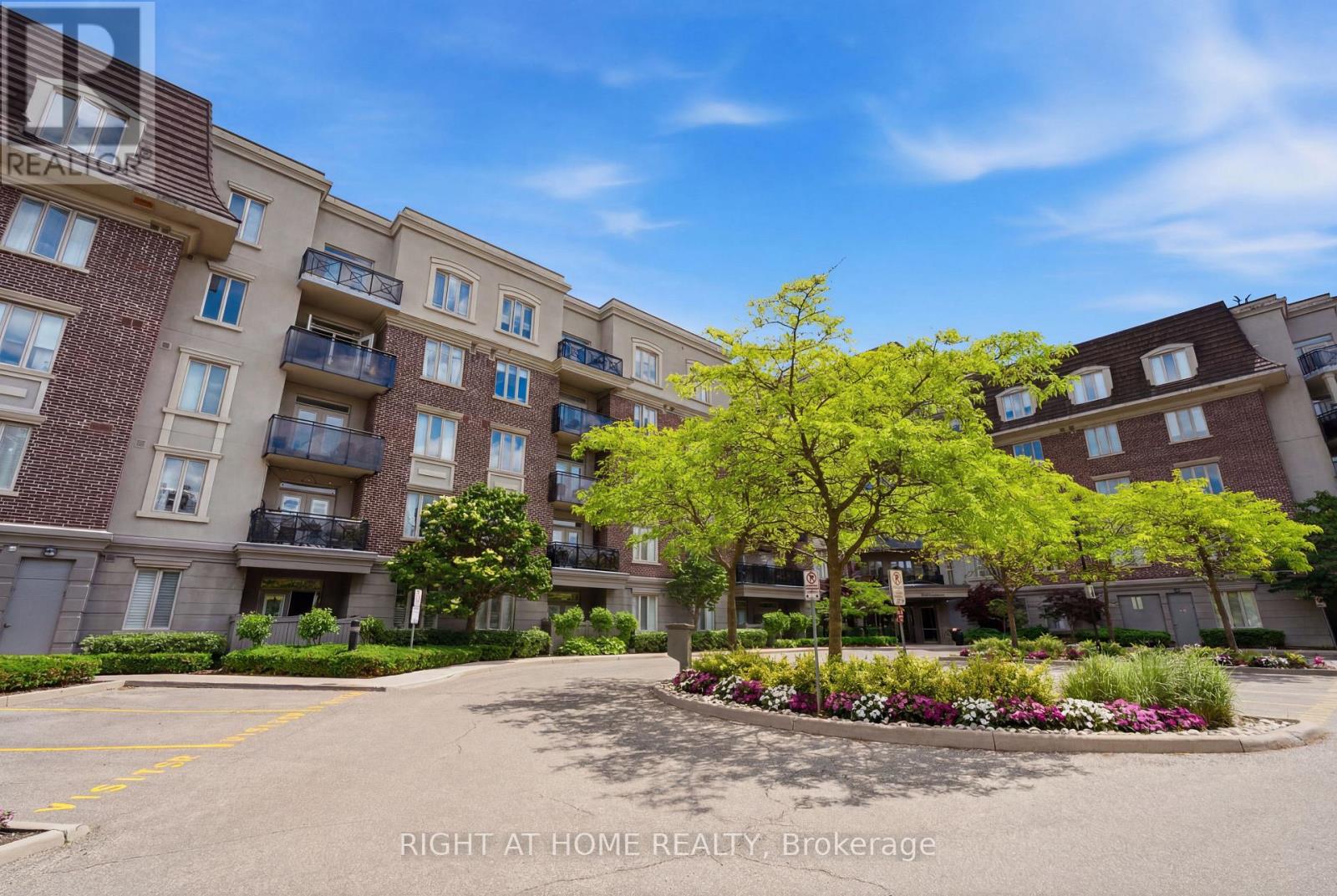 117 - 245 Dalesford Road, Toronto, Ontario  M8Y 4H7 - Photo 1 - W13465744