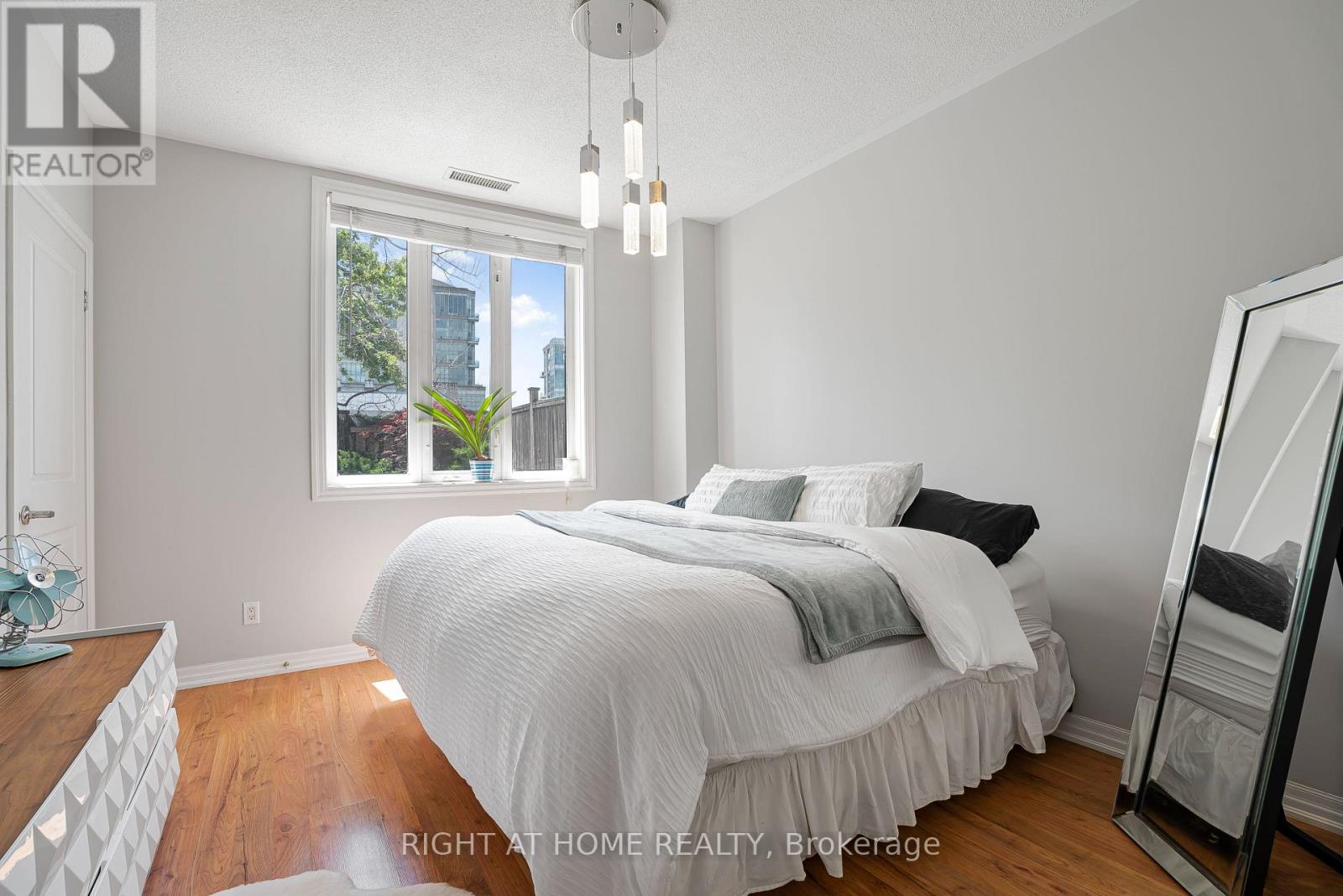 117 - 245 Dalesford Road, Toronto, Ontario  M8Y 4H7 - Photo 7 - W13465744