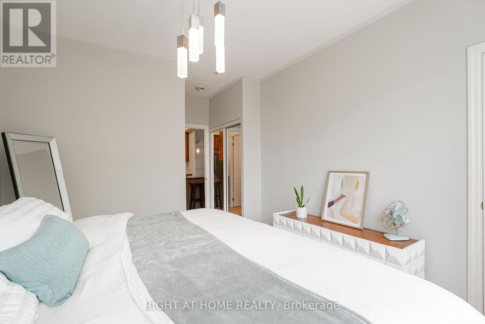 117 - 245 Dalesford Road, Toronto, Ontario  M8Y 4H7 - Photo 8 - W13465744