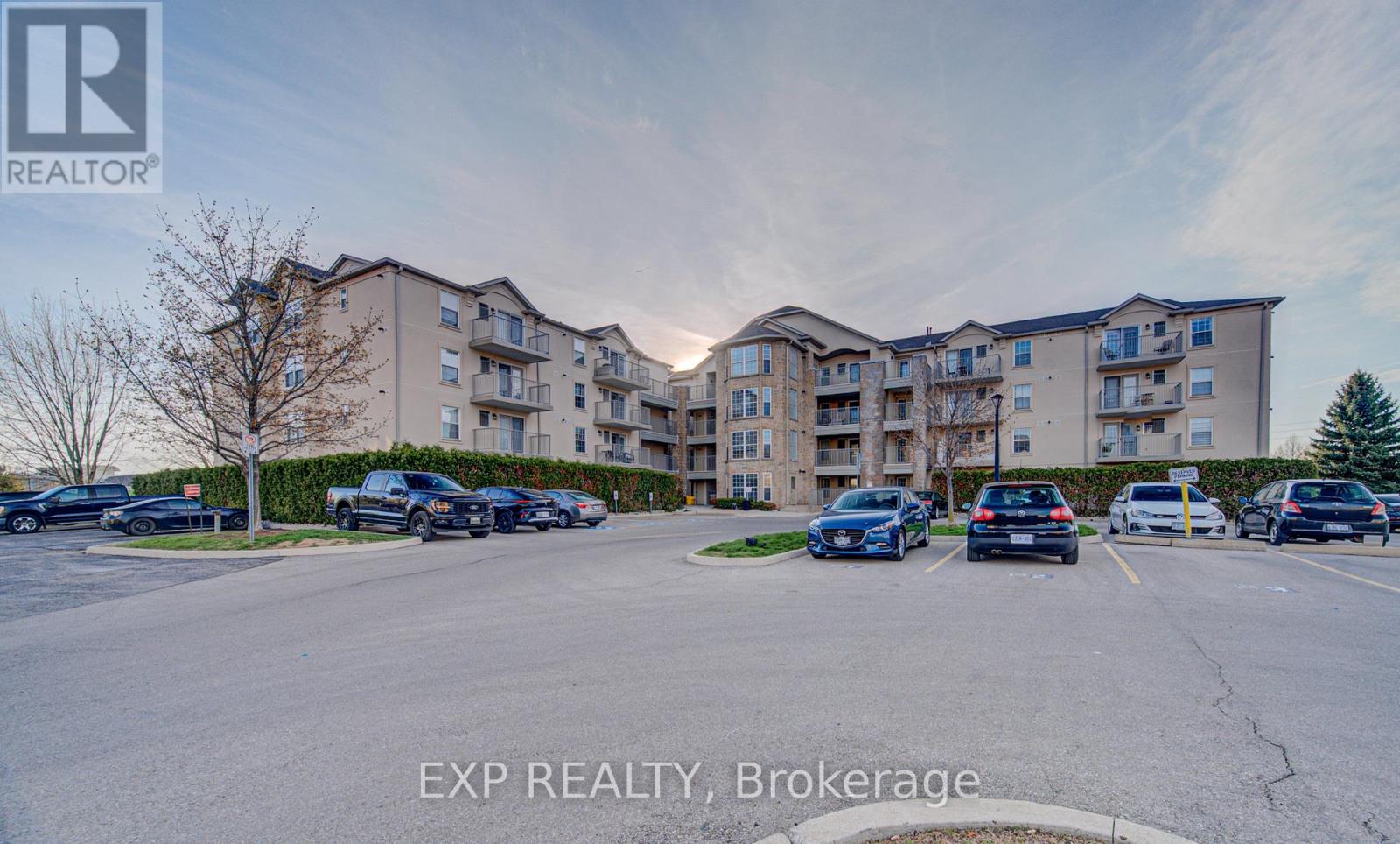 106 - 1490 Bishops Gate, Oakville, Ontario  L6M 4N3 - Photo 3 - W13465798