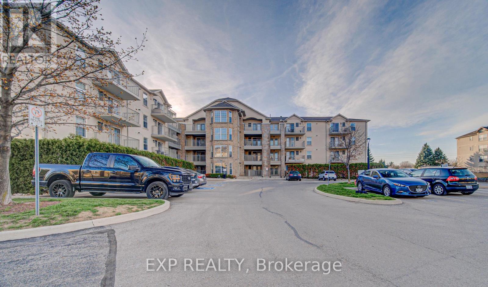 106 - 1490 Bishops Gate, Oakville, Ontario  L6M 4N3 - Photo 4 - W13465798