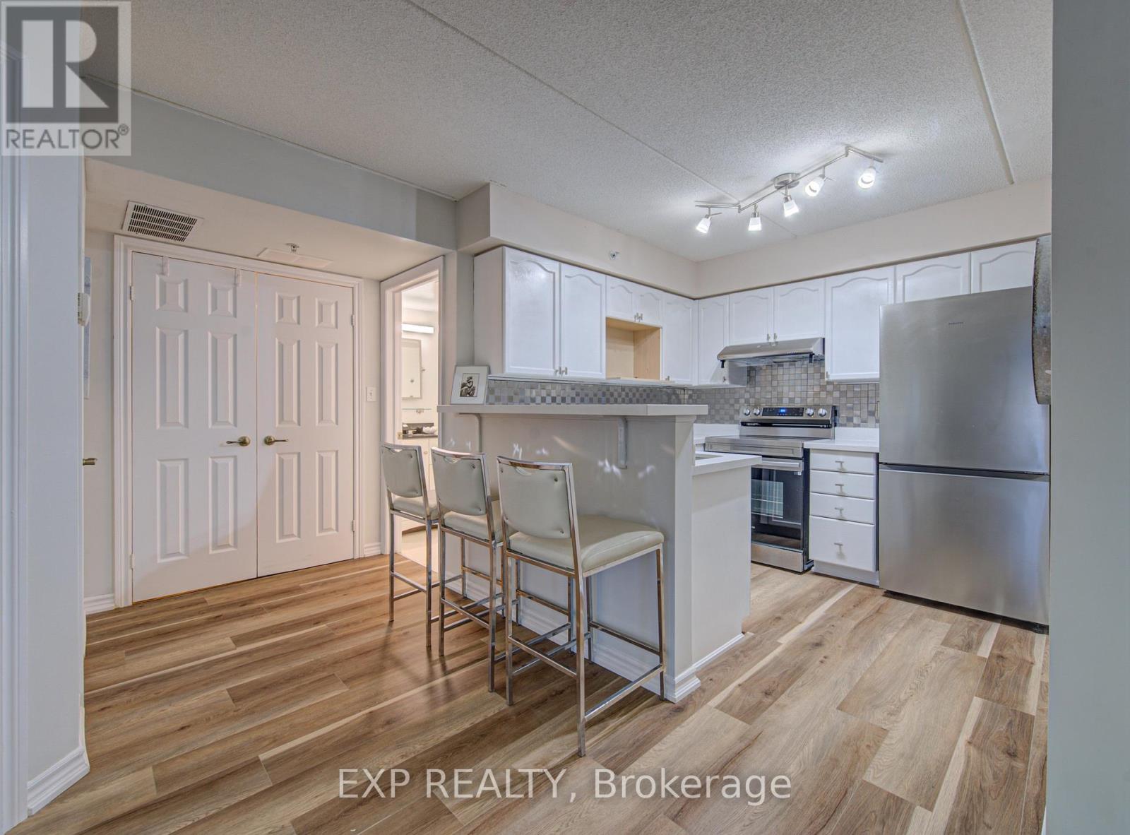 106 - 1490 Bishops Gate, Oakville, Ontario  L6M 4N3 - Photo 8 - W13465798