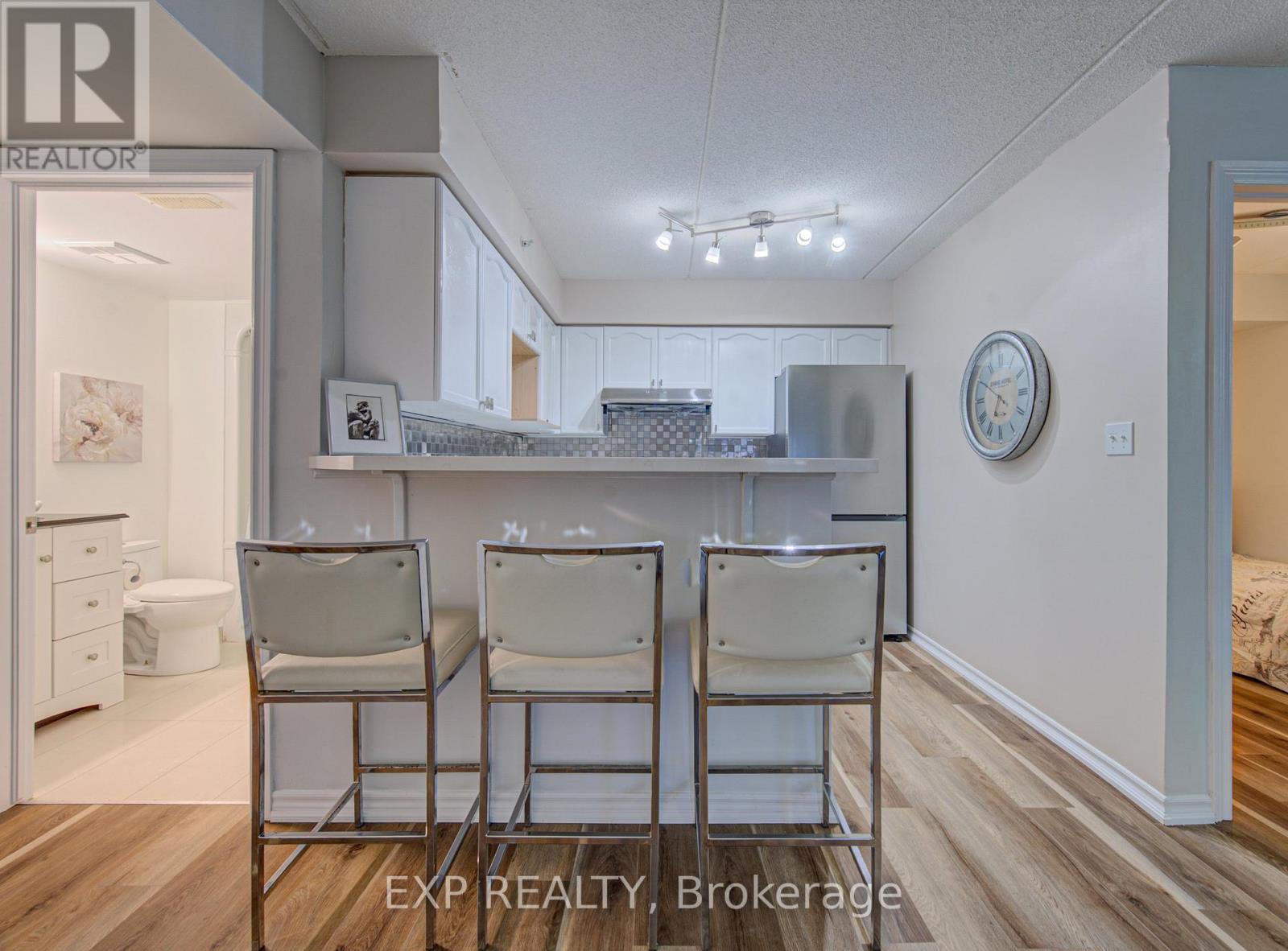 106 - 1490 Bishops Gate, Oakville, Ontario  L6M 4N3 - Photo 9 - W13465798