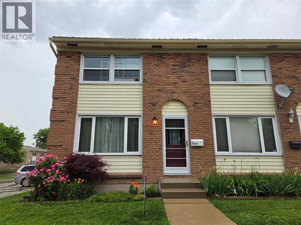 877 CARLETON PLACE Unit# 1, Sarnia, Ontario
