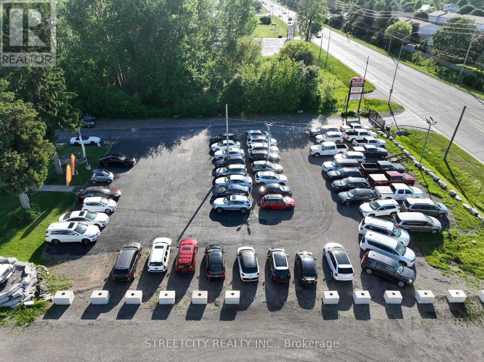 1 - 443 Exeter Road, London South, Ontario  N6E 2Z3 - Photo 1 - X13465916