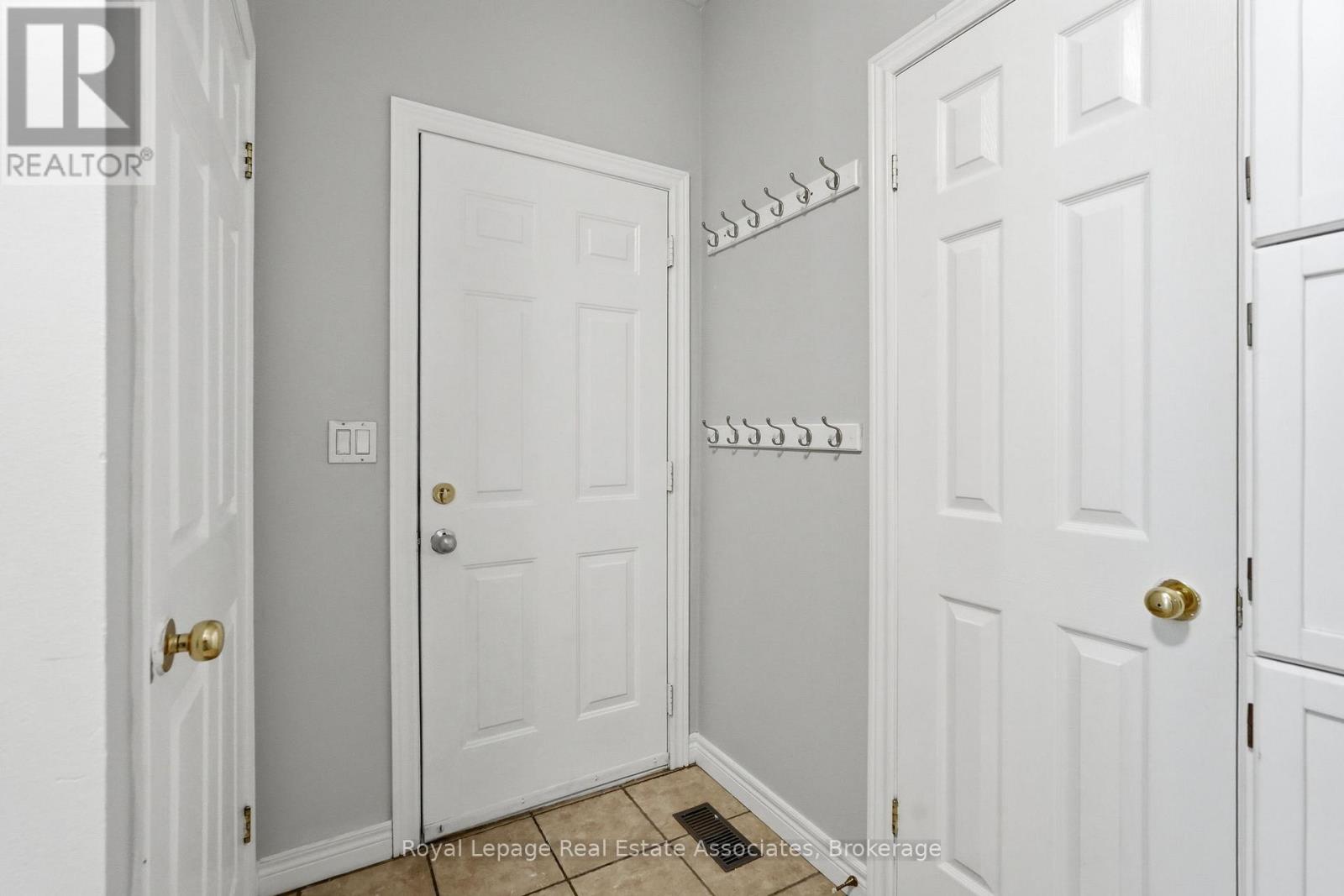 31 Commando Court, Hamilton, Ontario  L8B 0J6 - Photo 21 - X13239098