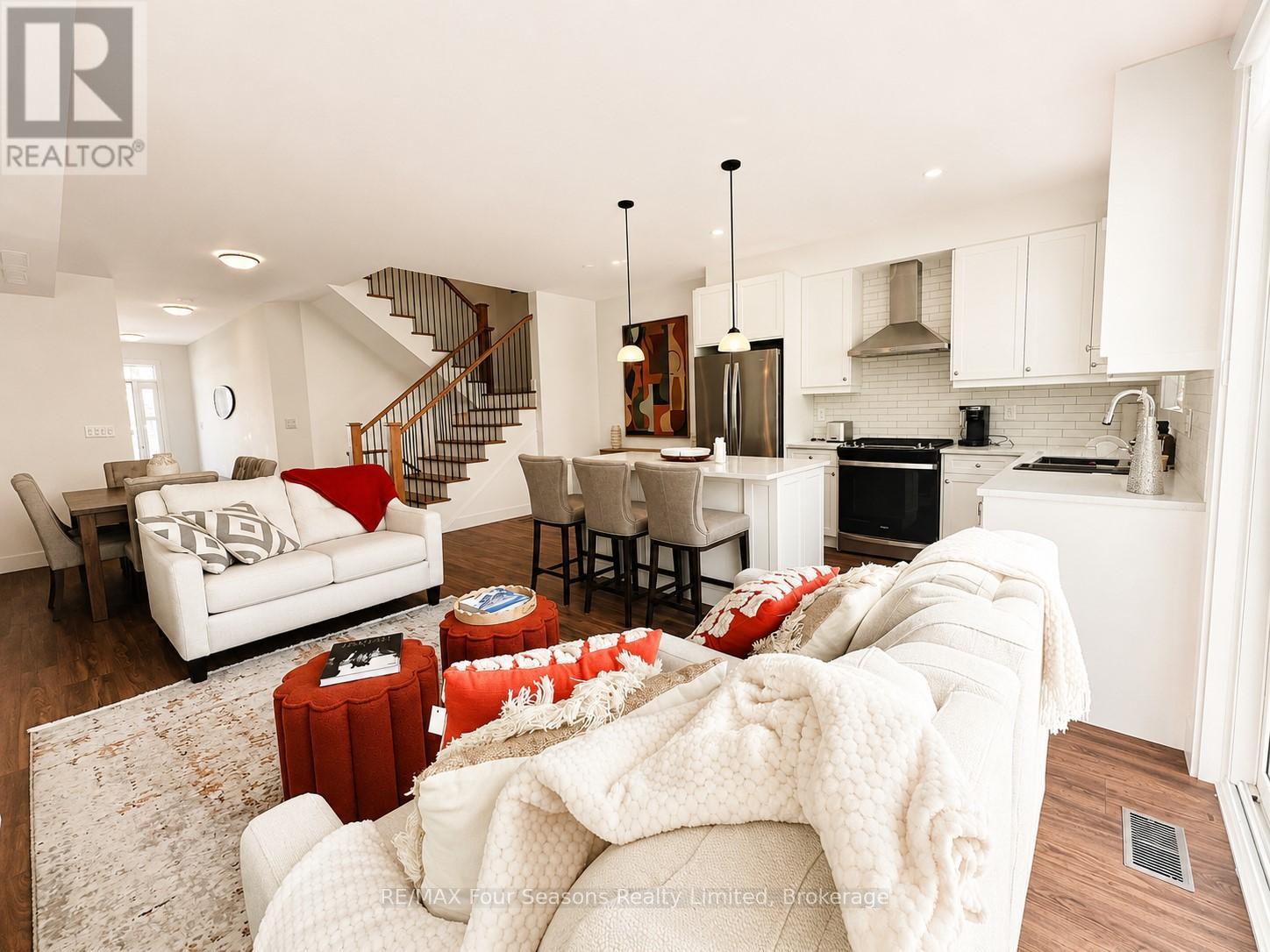 137 White Oak Crescent, Blue Mountains, Ontario L9Y 0Z3 - Photo 6 - X13466008