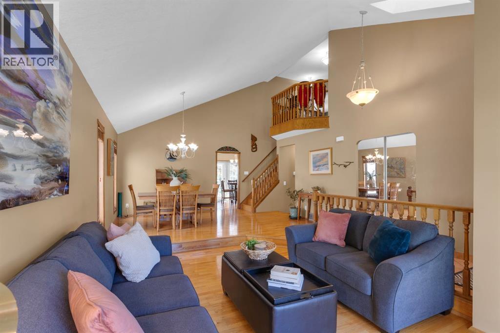 147 Hawkcliff Way NW, Calgary, Alberta  T3G 2S6 - Photo 3 - A2319467