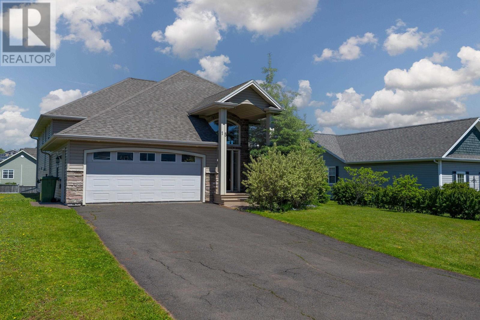 15 Larkspur Street, Stratford, Prince Edward Island  C1B 0H4 - Photo 2 - 202614971