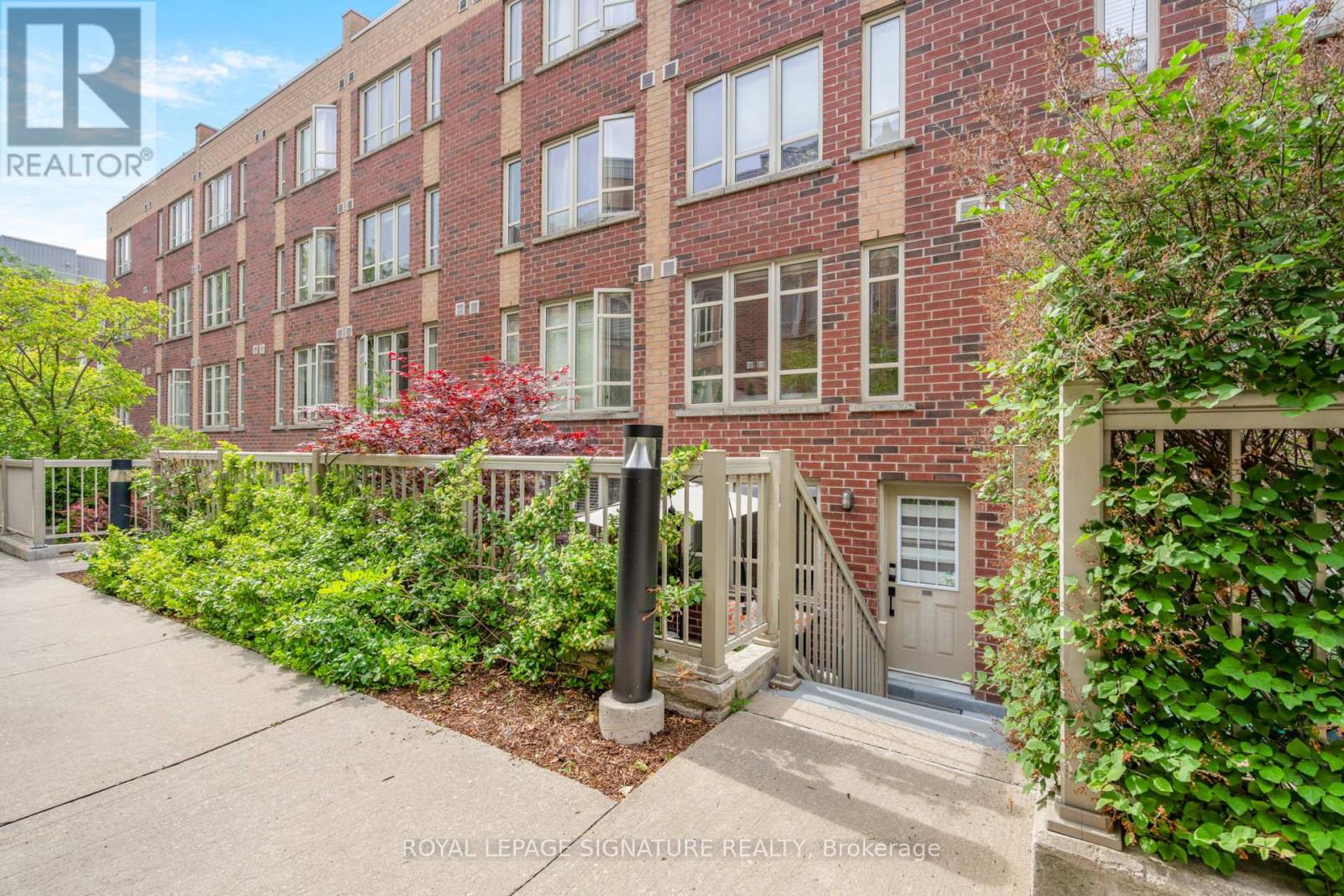 163 - 351 Wallace Avenue, Toronto, Ontario M6P 3N1 - Photo 2 - W13456708