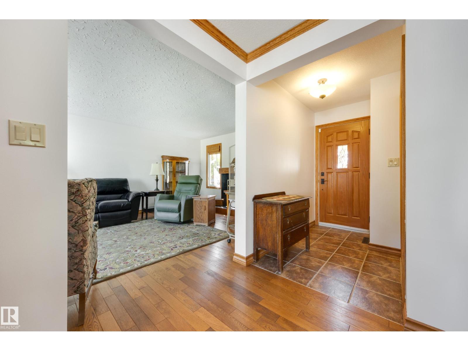 7216 103 Av NW, Edmonton, Alberta  T6A 0V1 - Photo 4 - E4494589