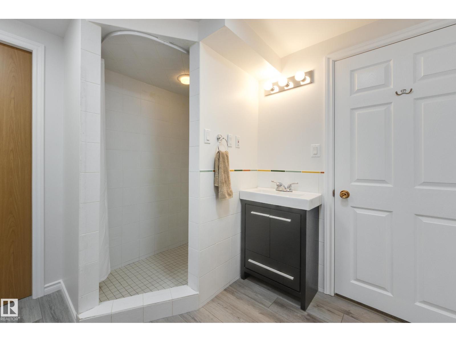 7216 103 Av NW, Edmonton, Alberta  T6A 0V1 - Photo 49 - E4494589