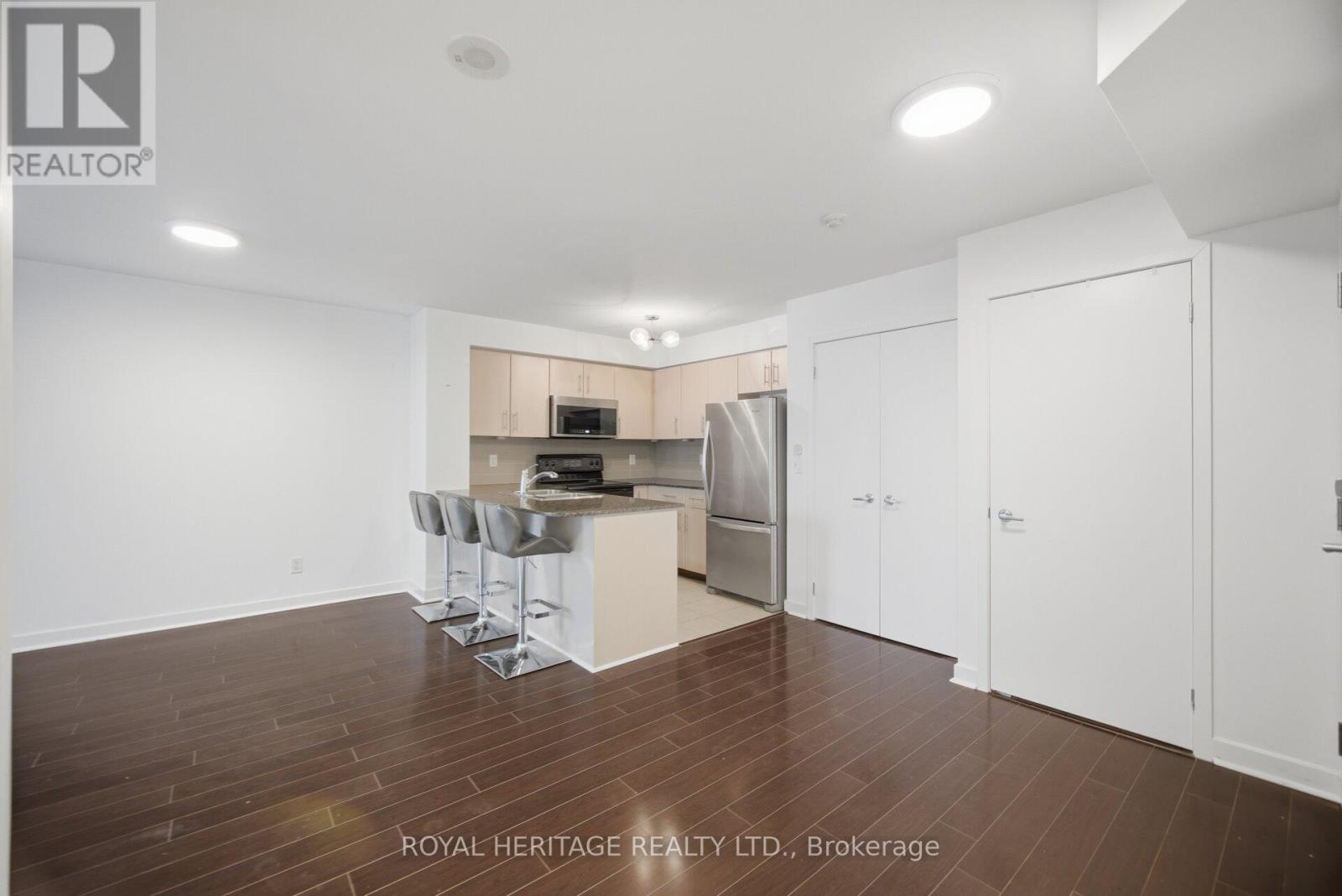 12 Yonge Street, Toronto, Ontario  M5E 1Z9 - Photo 6 - C13466026
