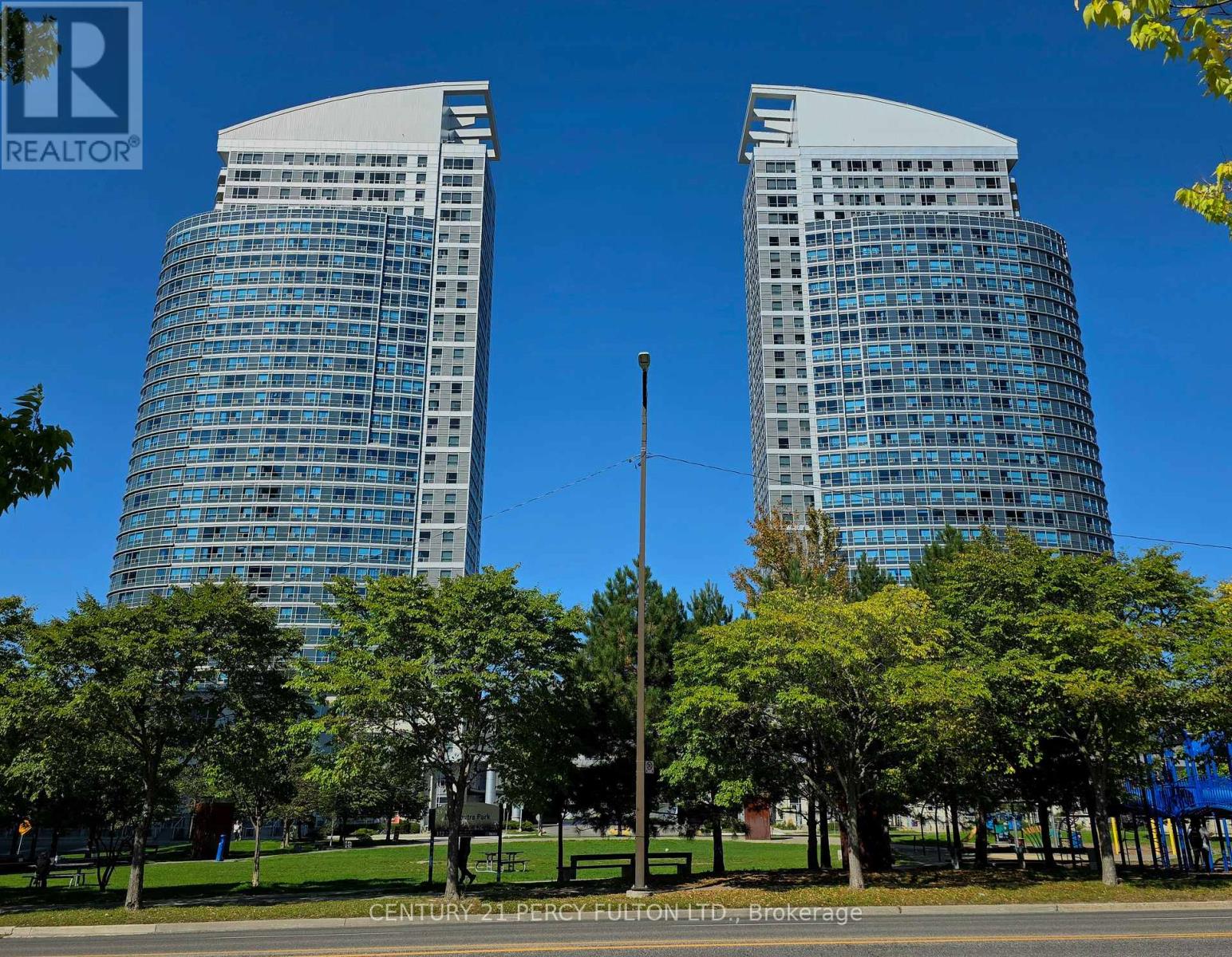 2108 - 36 LEE CENTRE DRIVE, Toronto, Ontario