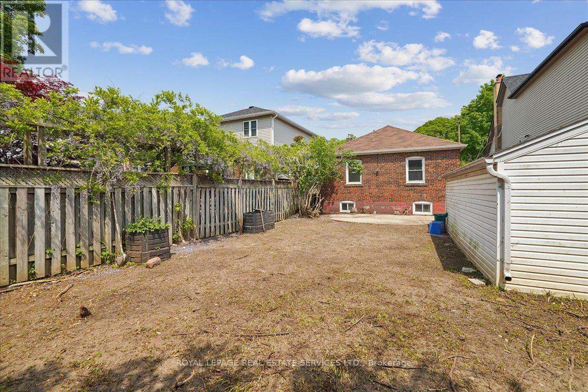32 Woodland Park Road, Toronto, Ontario  M1N 2X6 - Photo 13 - E13465920